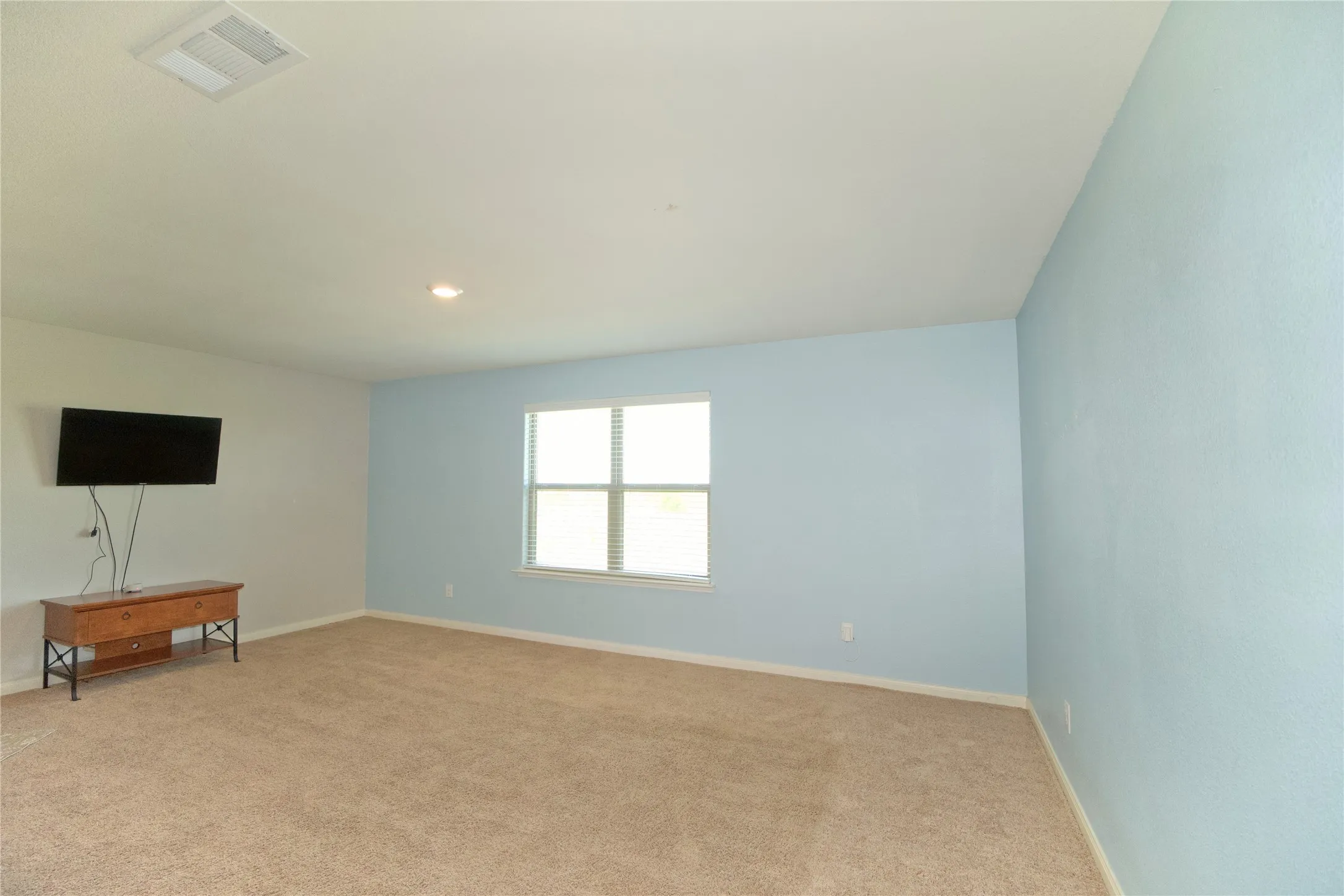 Single Family Residence For Sale in Denton County , 3026 Watercrest Drive, Sanger, Texas 76266, 5 Bedroom, 3 Bathroom, 2 Garage spaces, 2,629 Sqft, built in 2019, mls#21268175, Real Estate Agent in Sanger, Homes For Sale in Denton county, Homes For Sale in Sanger, Realtor in Sanger Texas, Real Estate Brokerage Independent Realty Texas, Luminita Cordes Realtor