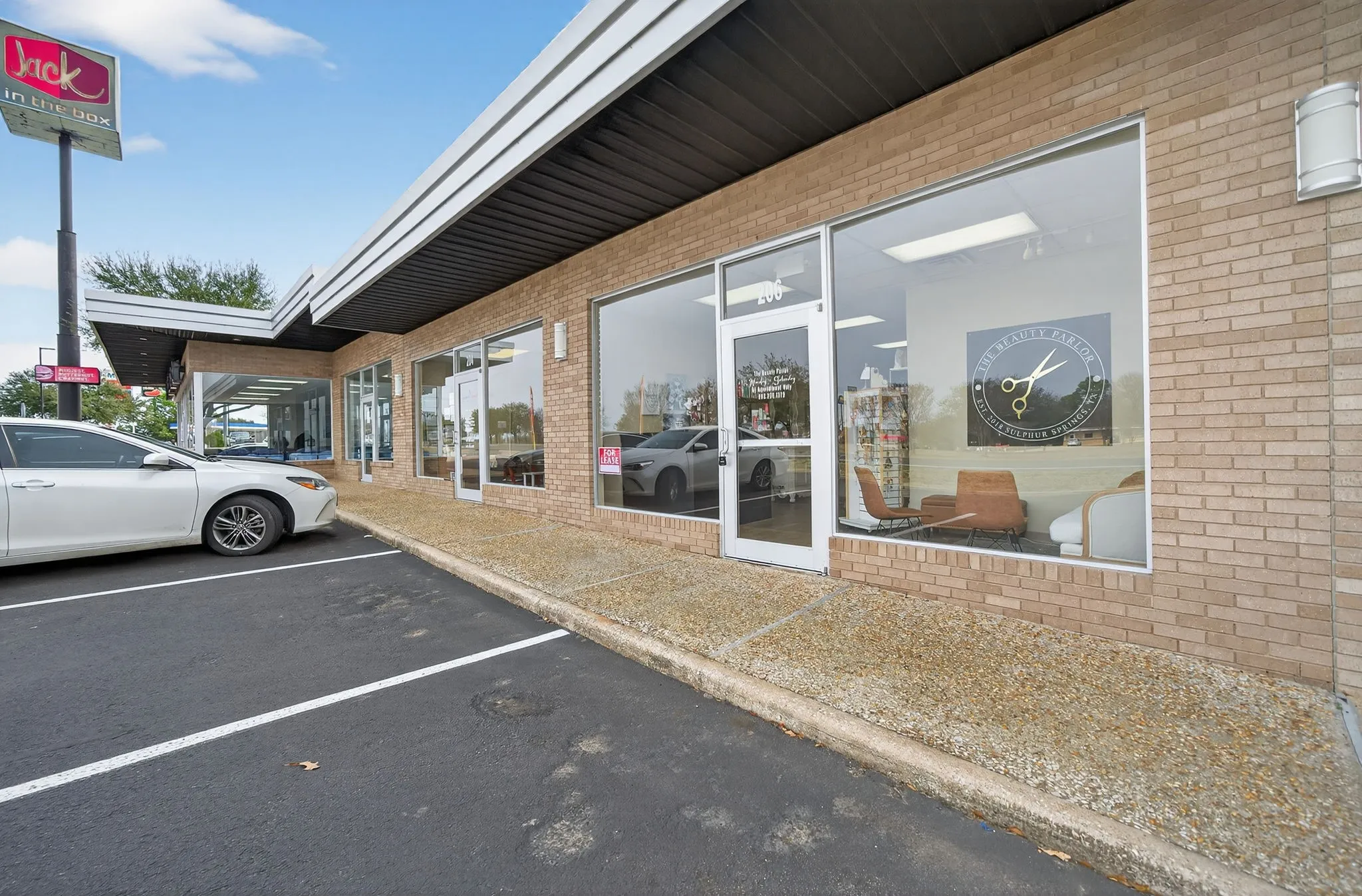 Business For Rent in Hopkins County , 200 Shannon Road W 206, Sulphur Springs, Texas 75482, 0, 0, Garage spaces, 0 Sqft, built in 1972, Price $1,400, mls#21271717, Real Estate Agent in Sulphur Springs, Homes For Rent in Hopkins county, Homes For Rent in Sulphur Springs, Realtor in Sulphur Springs Texas, Real Estate Brokerage Independent Realty Texas, Luminita Cordes Realtor