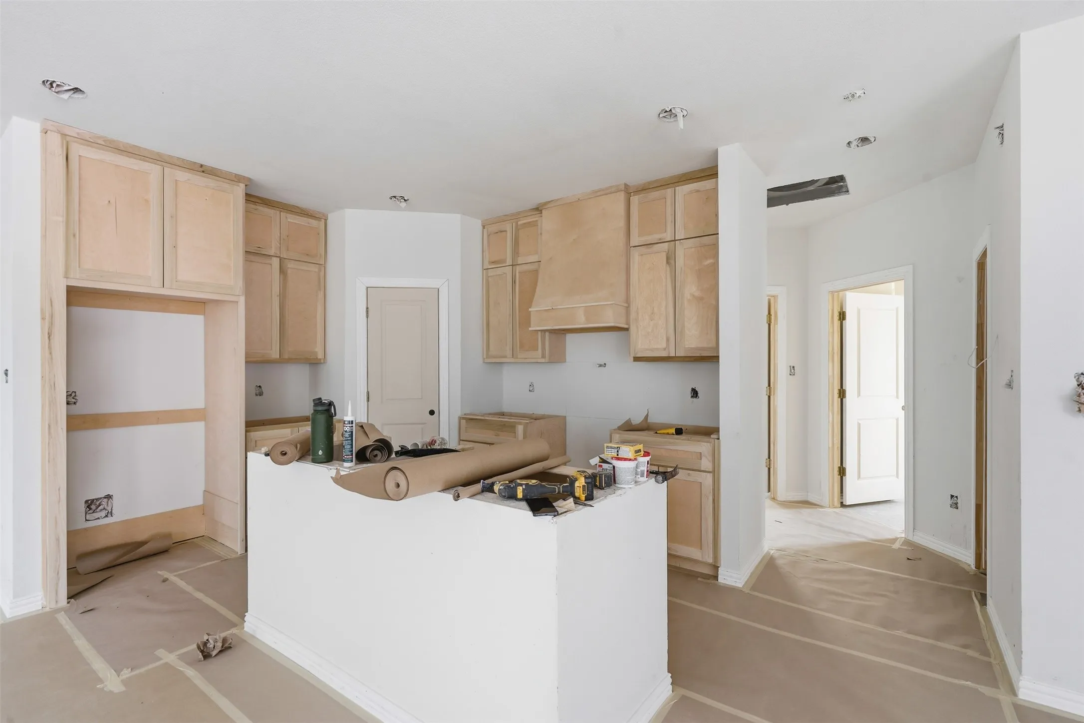 Single Family Residence For Sale in Johnson County , 306 Royal Street, Cleburne, Texas 76031, 3 Bedroom, 2 Bathroom, 2 Garage spaces, 1,607 Sqft, built in 2026, mls#21268038, Real Estate Agent in Cleburne, Homes For Sale in Johnson county, Homes For Sale in Cleburne, Realtor in Cleburne Texas, Real Estate Brokerage Independent Realty Texas, Luminita Cordes Realtor
