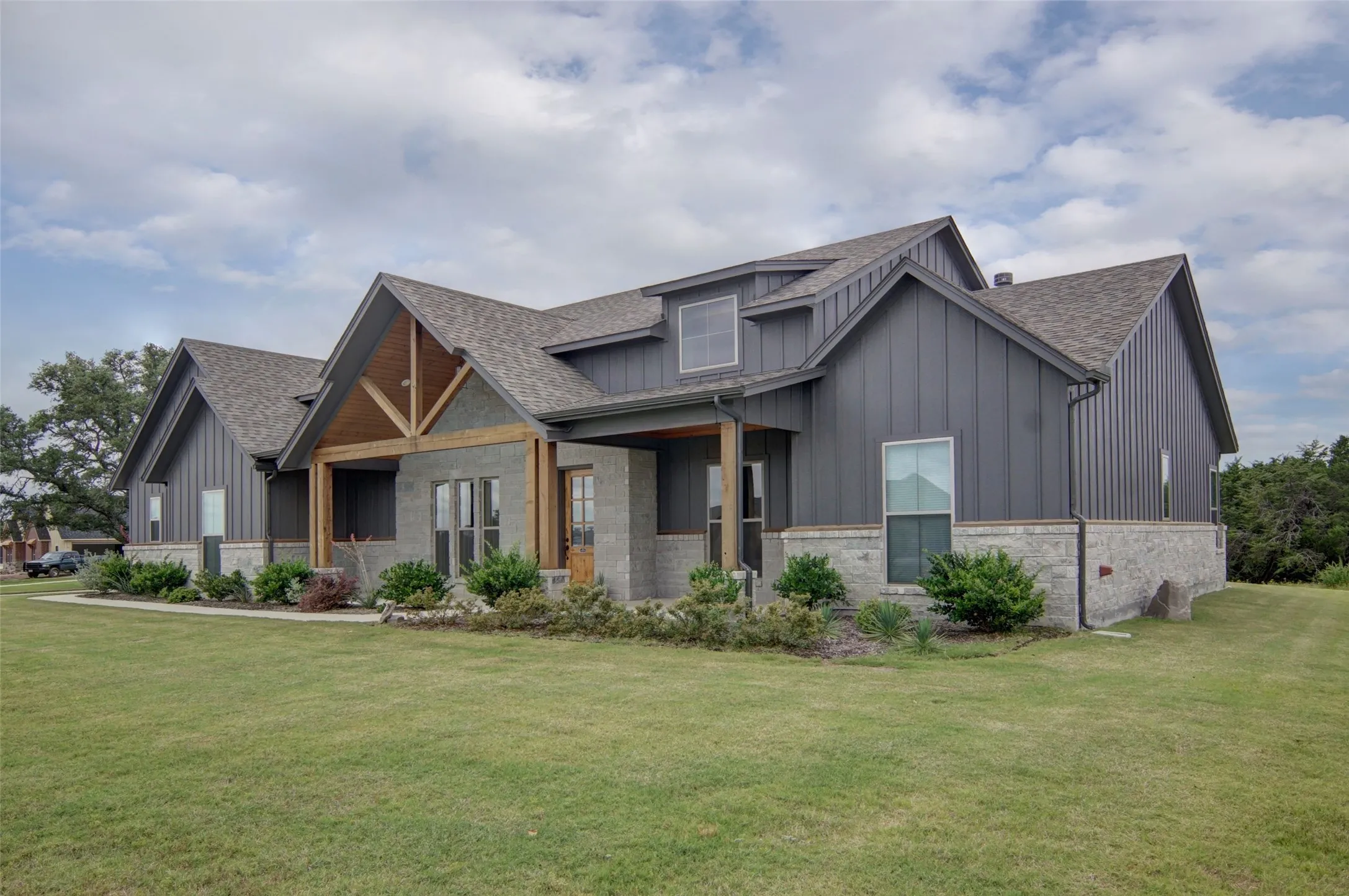 Single Family Residence For Sale in Parker County , 242 Coalson Crossing, Azle, Texas 76020, 4 Bedroom, 3 Bathroom, 3 Garage spaces, 2,579 Sqft, built in 2023, mls#21268600, Real Estate Agent in Azle, Homes For Sale in Parker county, Homes For Sale in Azle, Realtor in Azle Texas, Real Estate Brokerage Independent Realty Texas, Luminita Cordes Realtor