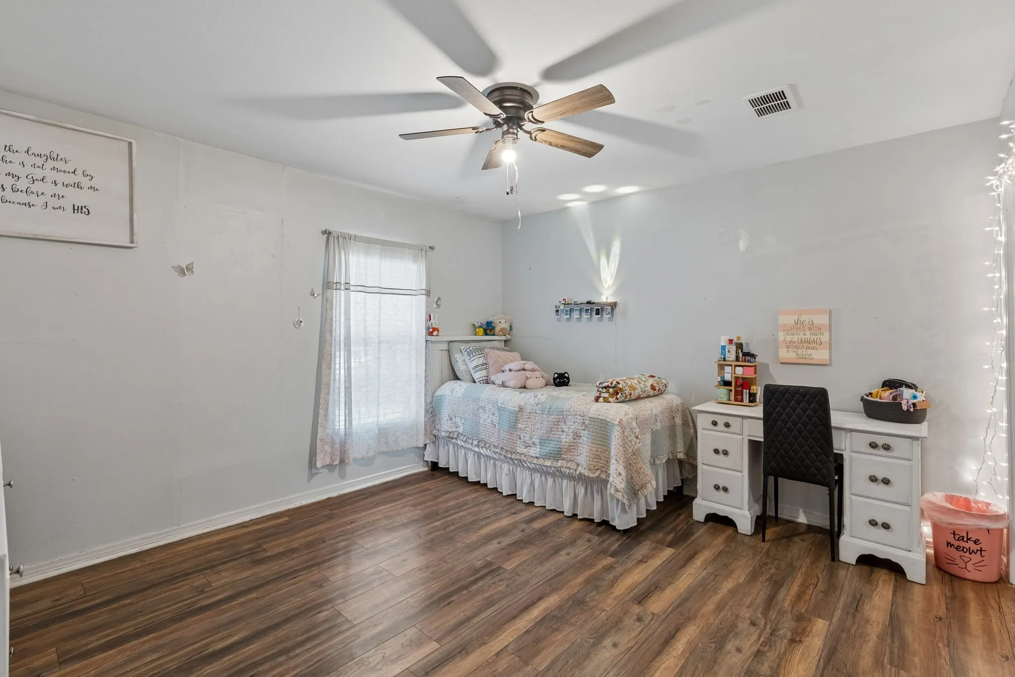 Single Family Residence For Sale in Tarrant County , 6642 Onyx Drive N, North Richland Hills, Texas 76180, 3 Bedroom, 2 Bathroom, Garage spaces, 1,230 Sqft, built in 1953, mls#21271137, Real Estate Agent in North Richland Hills, Homes For Sale in Tarrant county, Homes For Sale in North Richland Hills, Realtor in North Richland Hills Texas, Real Estate Brokerage Independent Realty Texas, Luminita Cordes Realtor