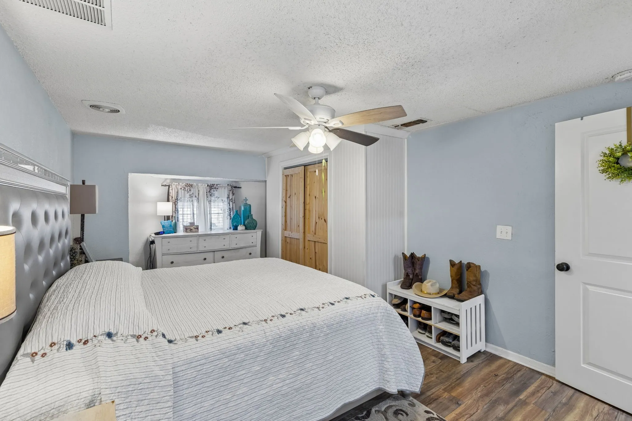 Single Family Residence For Sale in Tarrant County , 6642 Onyx Drive N, North Richland Hills, Texas 76180, 3 Bedroom, 2 Bathroom, Garage spaces, 1,230 Sqft, built in 1953, mls#21271137, Real Estate Agent in North Richland Hills, Homes For Sale in Tarrant county, Homes For Sale in North Richland Hills, Realtor in North Richland Hills Texas, Real Estate Brokerage Independent Realty Texas, Luminita Cordes Realtor