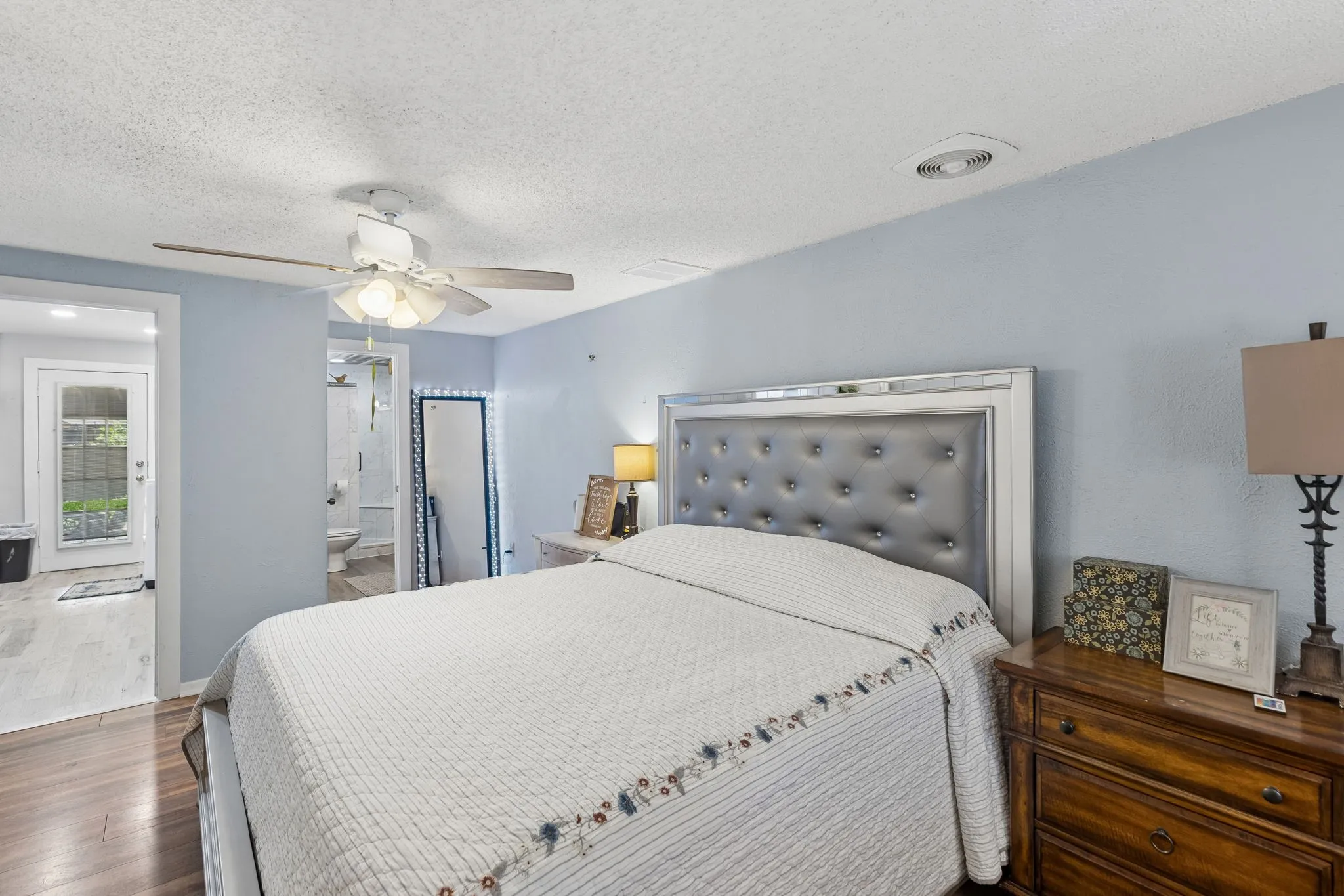 Single Family Residence For Sale in Tarrant County , 6642 Onyx Drive N, North Richland Hills, Texas 76180, 3 Bedroom, 2 Bathroom, Garage spaces, 1,230 Sqft, built in 1953, mls#21271137, Real Estate Agent in North Richland Hills, Homes For Sale in Tarrant county, Homes For Sale in North Richland Hills, Realtor in North Richland Hills Texas, Real Estate Brokerage Independent Realty Texas, Luminita Cordes Realtor