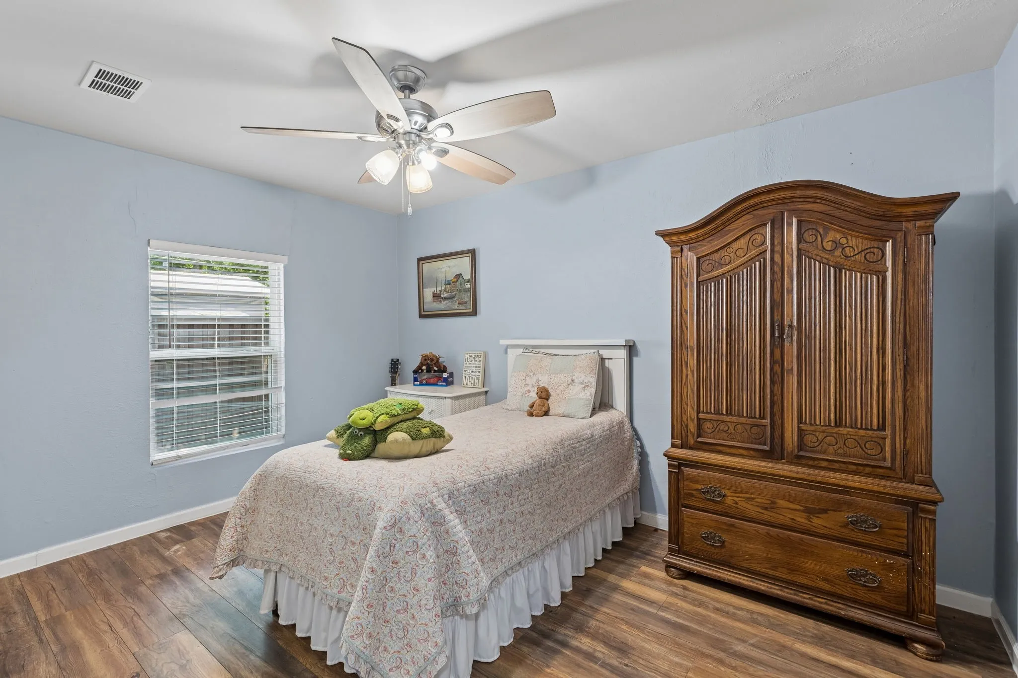 Single Family Residence For Sale in Tarrant County , 6642 Onyx Drive N, North Richland Hills, Texas 76180, 3 Bedroom, 2 Bathroom, Garage spaces, 1,230 Sqft, built in 1953, mls#21271137, Real Estate Agent in North Richland Hills, Homes For Sale in Tarrant county, Homes For Sale in North Richland Hills, Realtor in North Richland Hills Texas, Real Estate Brokerage Independent Realty Texas, Luminita Cordes Realtor
