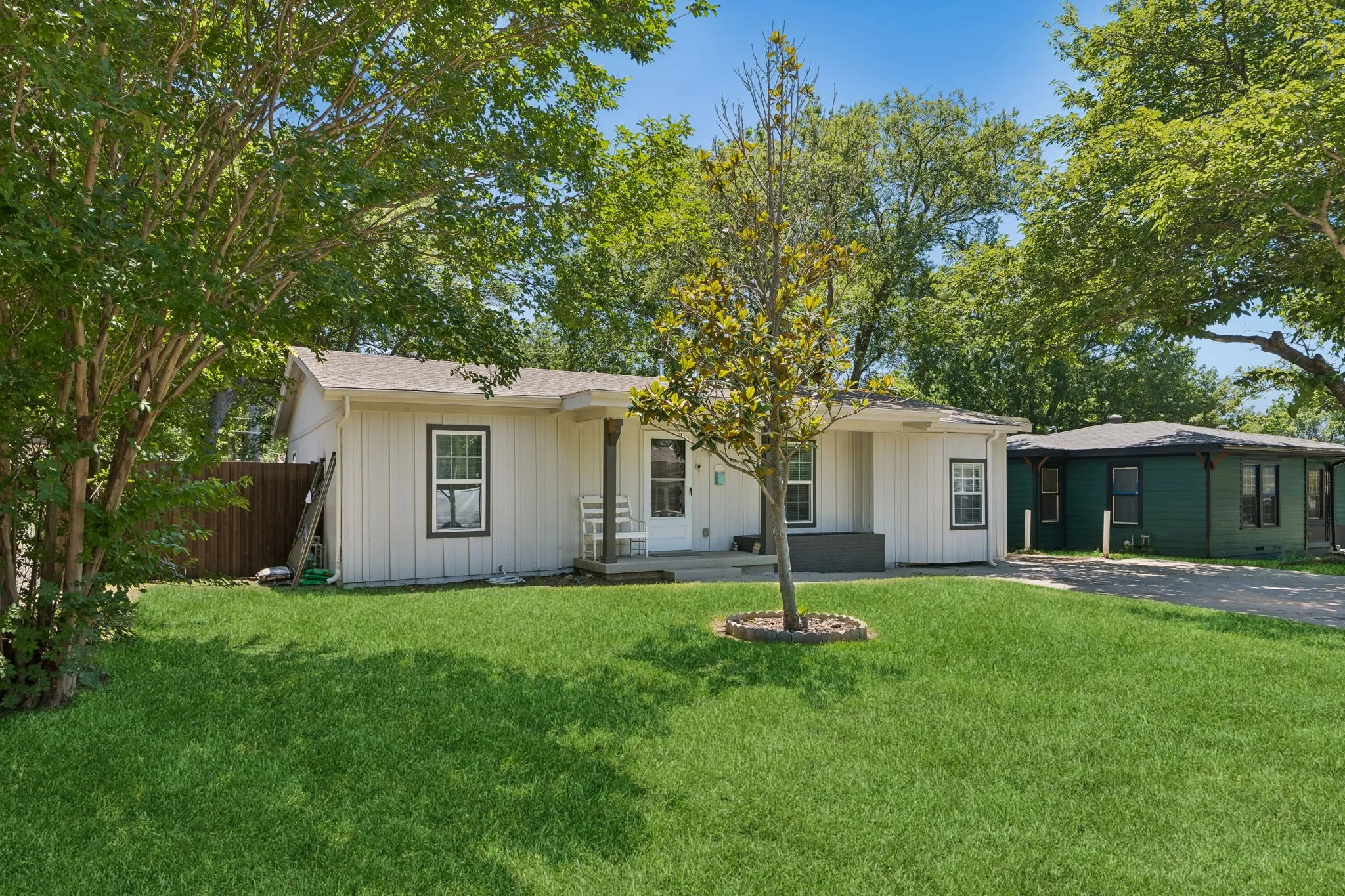 Single Family Residence For Sale in Tarrant County , 6642 Onyx Drive N, North Richland Hills, Texas 76180, 3 Bedroom, 2 Bathroom, Garage spaces, 1,230 Sqft, built in 1953, mls#21271137, Real Estate Agent in North Richland Hills, Homes For Sale in Tarrant county, Homes For Sale in North Richland Hills, Realtor in North Richland Hills Texas, Real Estate Brokerage Independent Realty Texas, Luminita Cordes Realtor