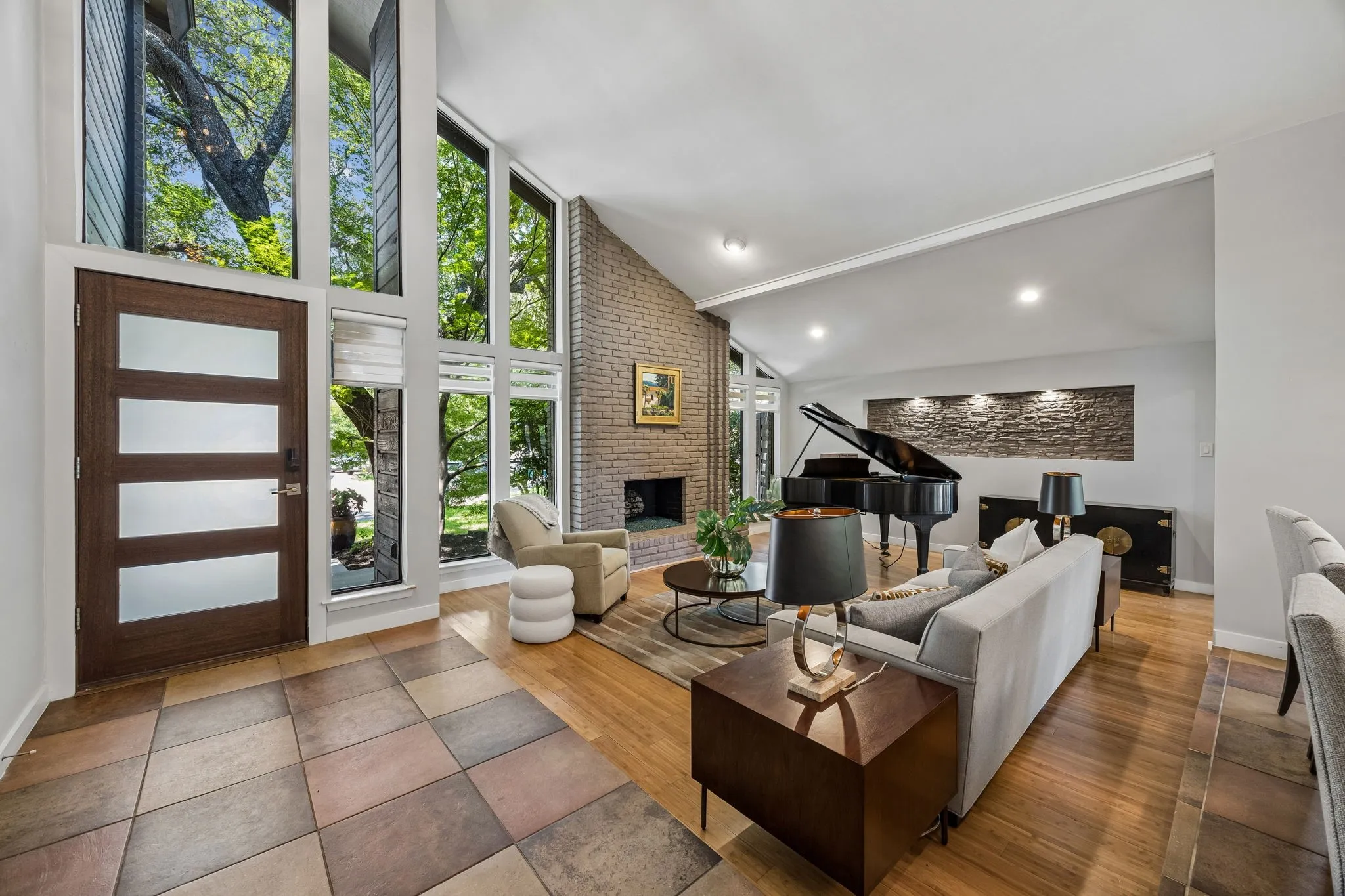 High ceilings & natural light abound..