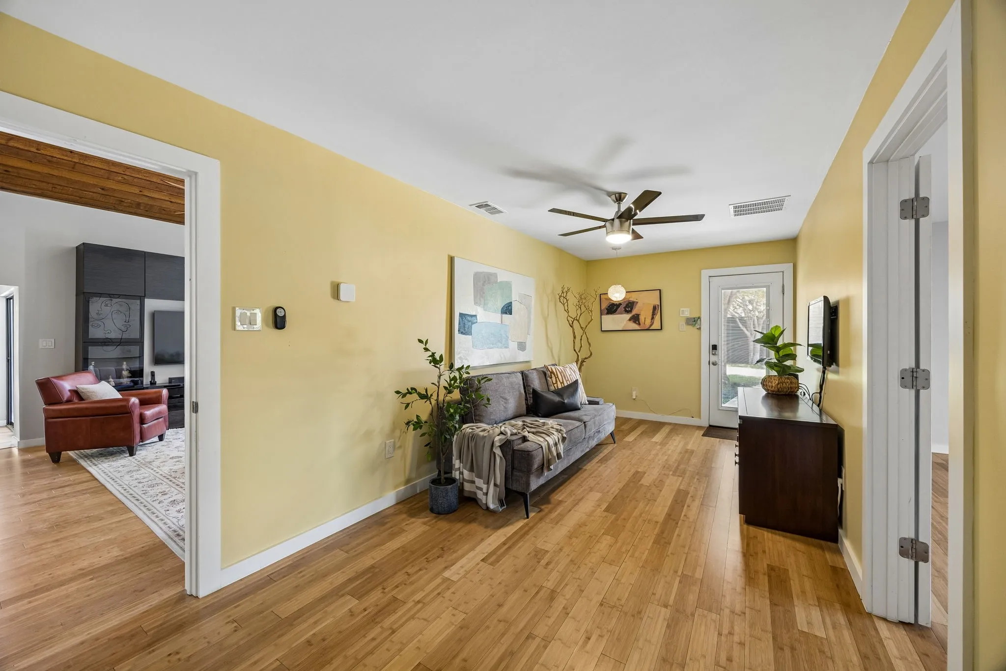Bonus room that leads to backyard & garage