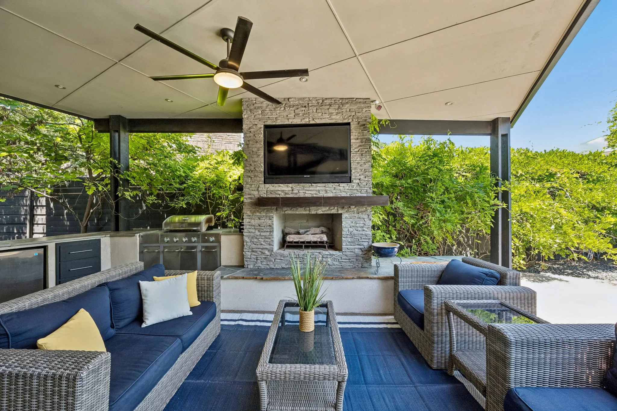 Entertain all year long on this sweet patio!