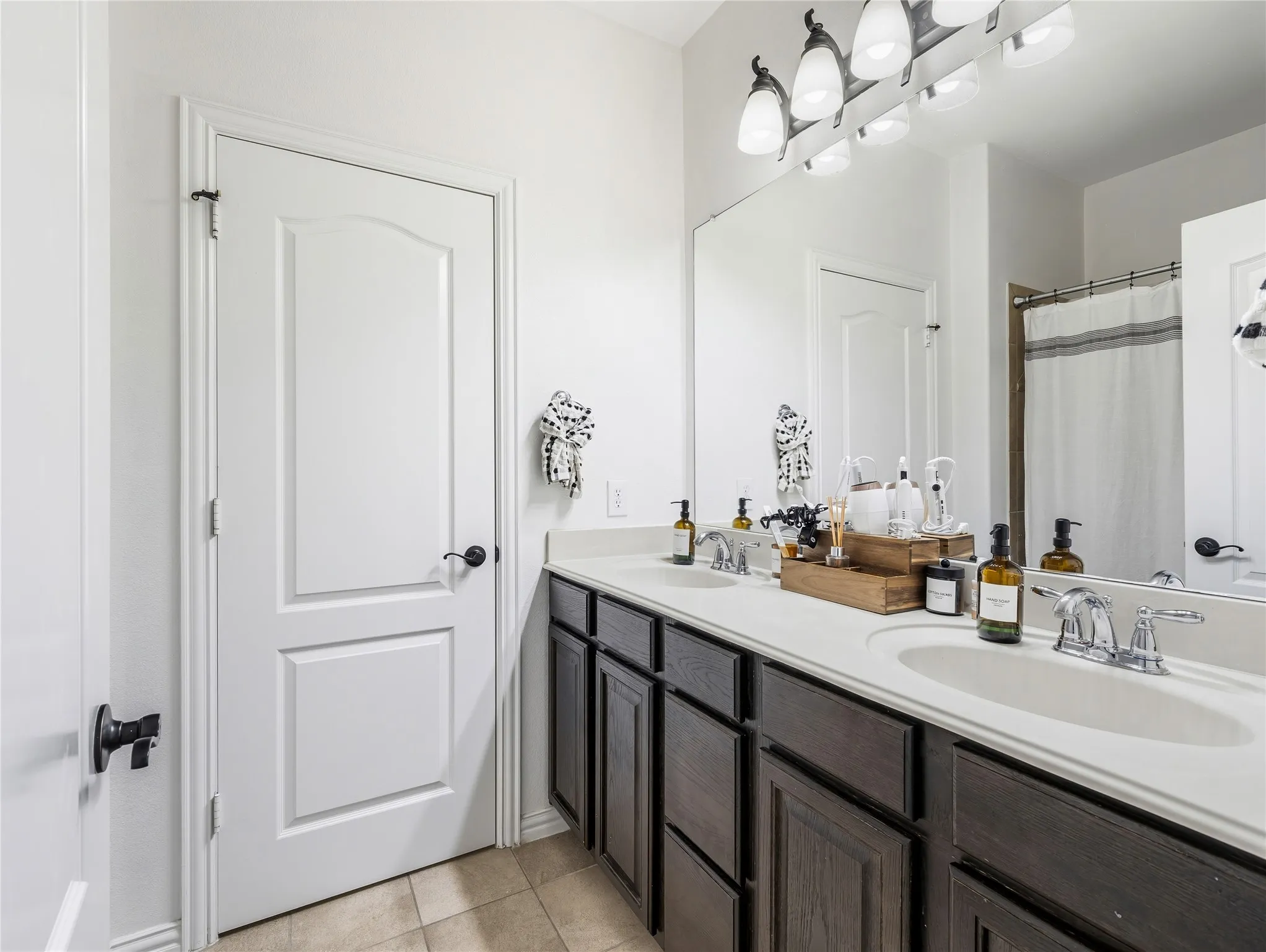 Single Family Residence For Sale in Denton County , 3023 Kiln Drive, Corinth, Texas 76210, 4 Bedroom, 3 Bathroom, 3 Garage spaces, 3,335 Sqft, built in 2010, mls#21268007, Real Estate Agent in Corinth, Homes For Sale in Denton county, Homes For Sale in Corinth, Realtor in Corinth Texas, Real Estate Brokerage Independent Realty Texas, Luminita Cordes Realtor