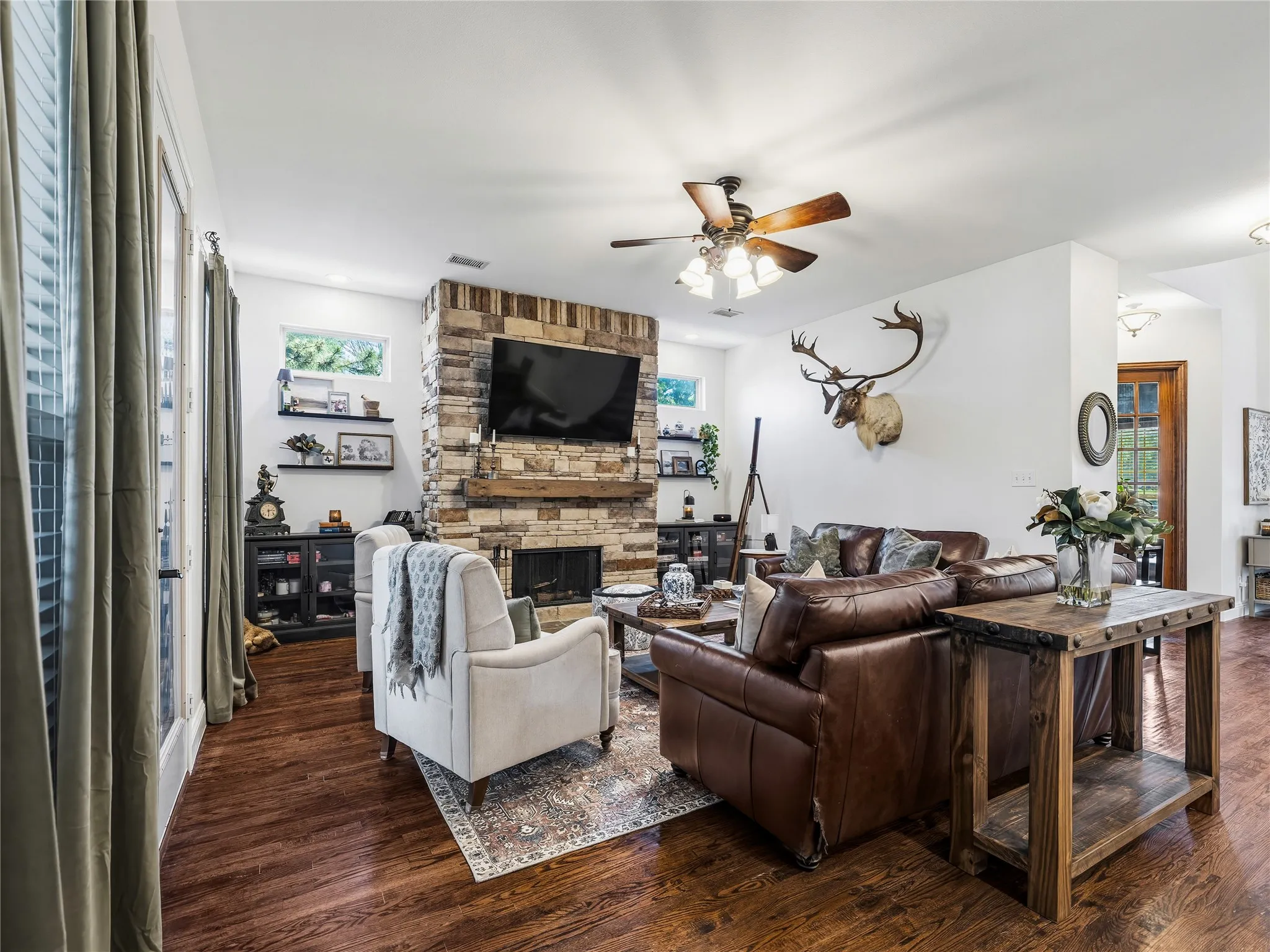 Single Family Residence For Sale in Denton County , 3023 Kiln Drive, Corinth, Texas 76210, 4 Bedroom, 3 Bathroom, 3 Garage spaces, 3,335 Sqft, built in 2010, mls#21268007, Real Estate Agent in Corinth, Homes For Sale in Denton county, Homes For Sale in Corinth, Realtor in Corinth Texas, Real Estate Brokerage Independent Realty Texas, Luminita Cordes Realtor