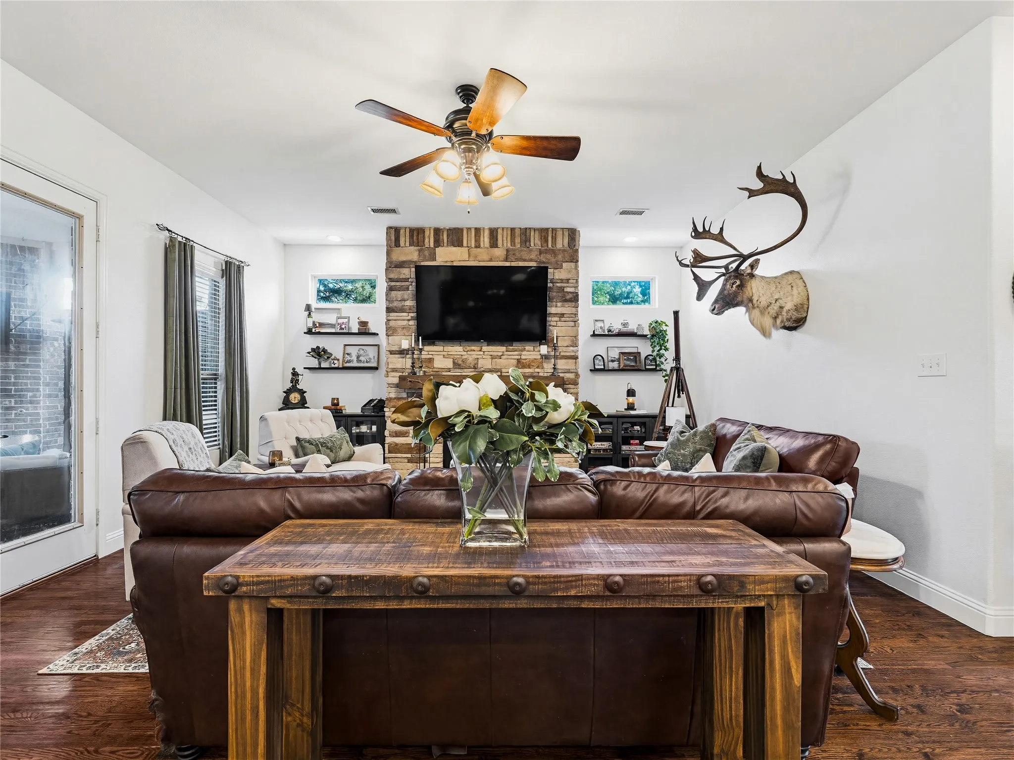 Single Family Residence For Sale in Denton County , 3023 Kiln Drive, Corinth, Texas 76210, 4 Bedroom, 3 Bathroom, 3 Garage spaces, 3,335 Sqft, built in 2010, mls#21268007, Real Estate Agent in Corinth, Homes For Sale in Denton county, Homes For Sale in Corinth, Realtor in Corinth Texas, Real Estate Brokerage Independent Realty Texas, Luminita Cordes Realtor