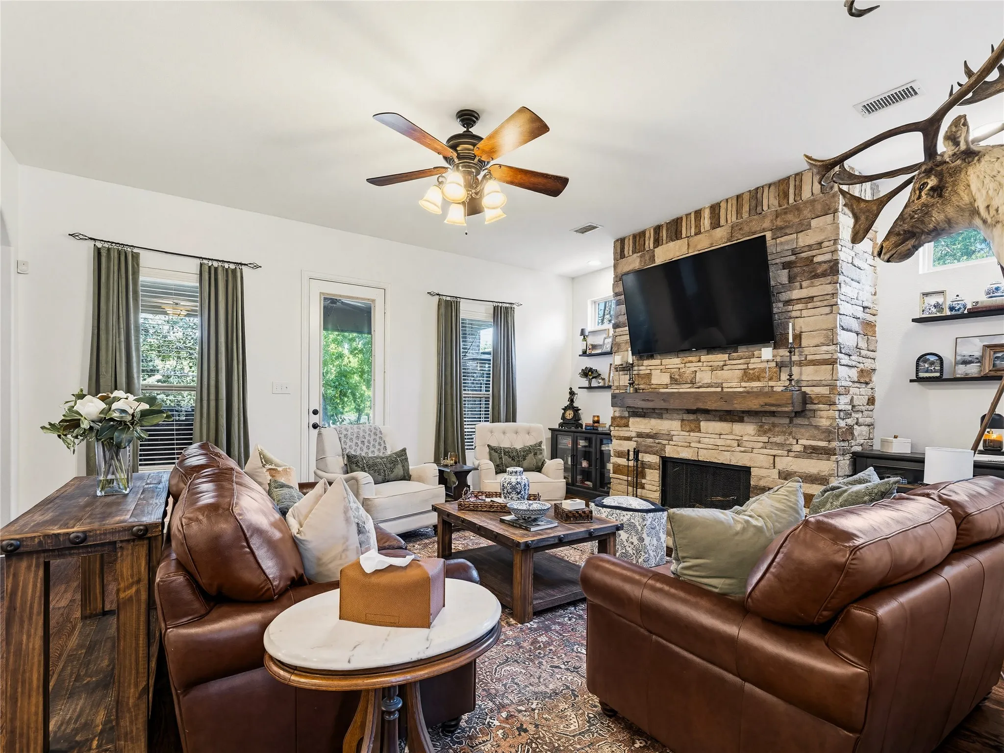 Single Family Residence For Sale in Denton County , 3023 Kiln Drive, Corinth, Texas 76210, 4 Bedroom, 3 Bathroom, 3 Garage spaces, 3,335 Sqft, built in 2010, mls#21268007, Real Estate Agent in Corinth, Homes For Sale in Denton county, Homes For Sale in Corinth, Realtor in Corinth Texas, Real Estate Brokerage Independent Realty Texas, Luminita Cordes Realtor