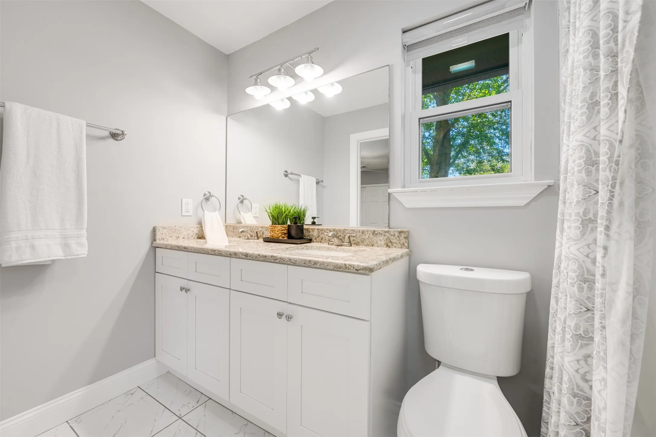 Single Family Residence For Sale in Hunt County , 3011 Tanglewood Drive, Commerce, Texas 75428, 3 Bedroom, 2 Bathroom, 2 Garage spaces, 1,890 Sqft, built in 1967, mls#21271788, Real Estate Agent in Commerce, Homes For Sale in Hunt county, Homes For Sale in Commerce, Realtor in Commerce Texas, Real Estate Brokerage Independent Realty Texas, Luminita Cordes Realtor