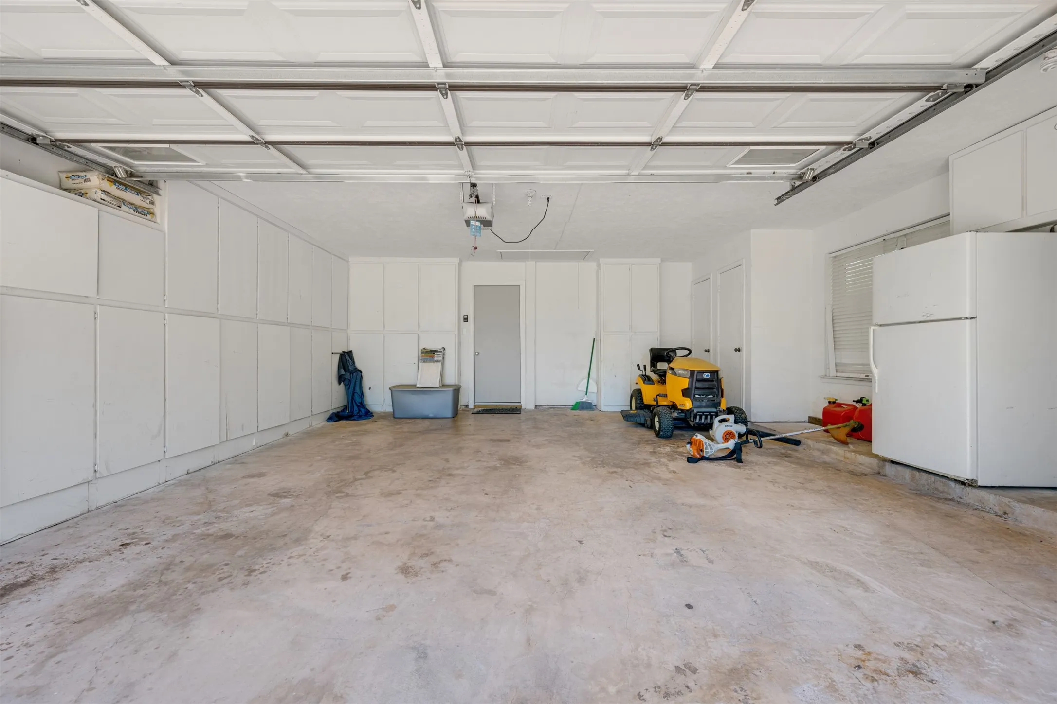 Single Family Residence For Sale in Hunt County , 3011 Tanglewood Drive, Commerce, Texas 75428, 3 Bedroom, 2 Bathroom, 2 Garage spaces, 1,890 Sqft, built in 1967, mls#21271788, Real Estate Agent in Commerce, Homes For Sale in Hunt county, Homes For Sale in Commerce, Realtor in Commerce Texas, Real Estate Brokerage Independent Realty Texas, Luminita Cordes Realtor