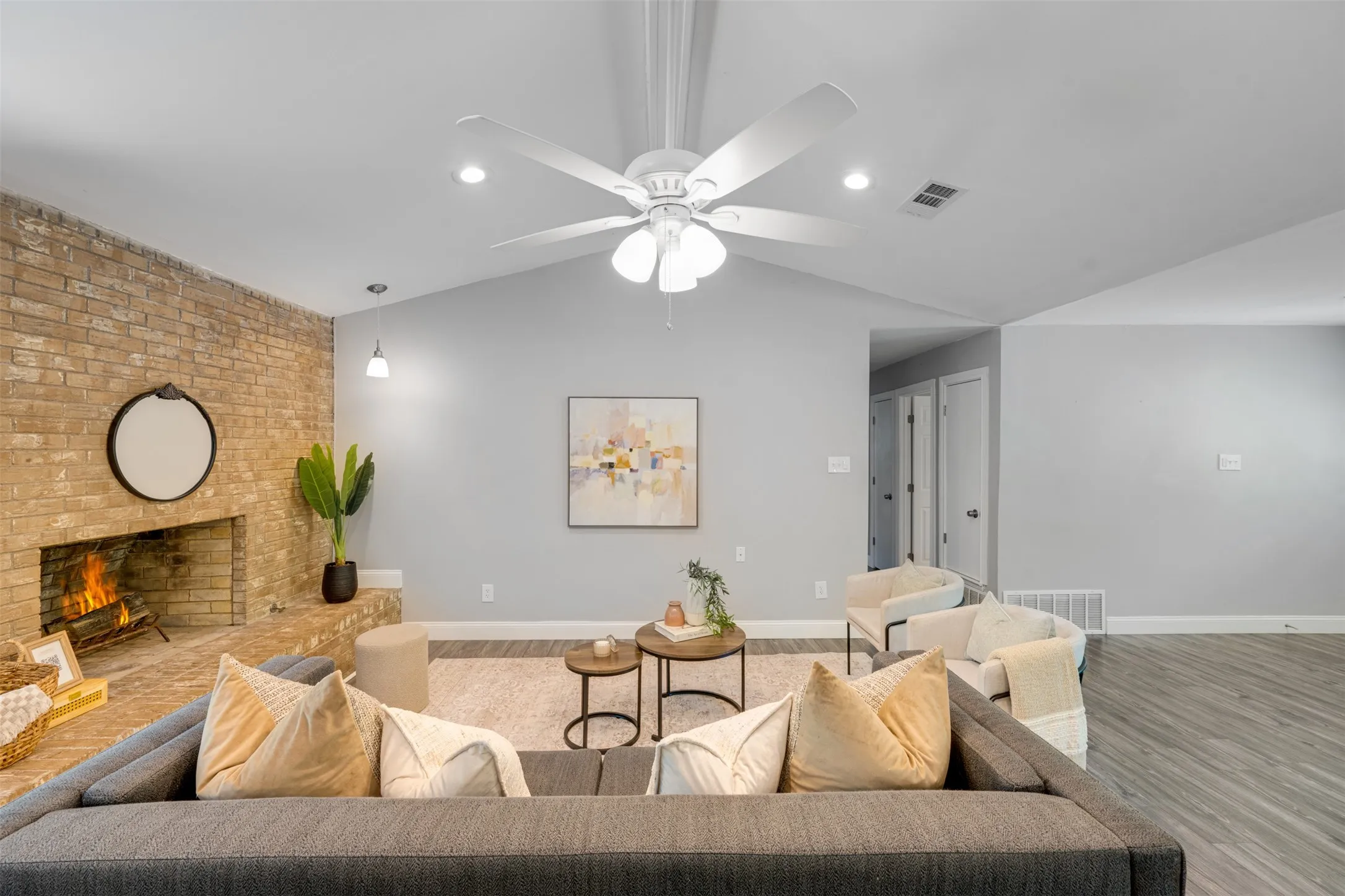 Single Family Residence For Sale in Hunt County , 3011 Tanglewood Drive, Commerce, Texas 75428, 3 Bedroom, 2 Bathroom, 2 Garage spaces, 1,890 Sqft, built in 1967, mls#21271788, Real Estate Agent in Commerce, Homes For Sale in Hunt county, Homes For Sale in Commerce, Realtor in Commerce Texas, Real Estate Brokerage Independent Realty Texas, Luminita Cordes Realtor