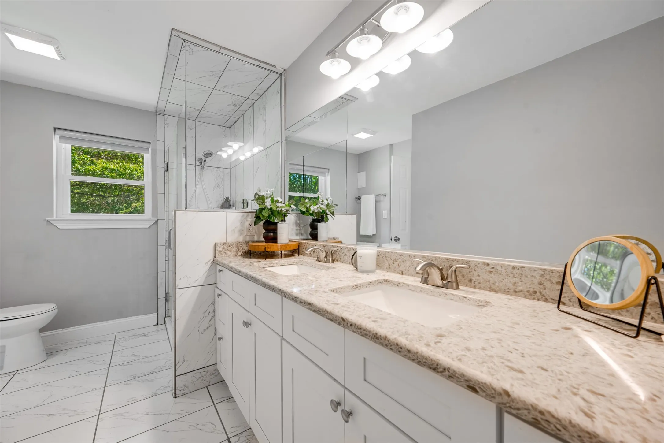 Single Family Residence For Sale in Hunt County , 3011 Tanglewood Drive, Commerce, Texas 75428, 3 Bedroom, 2 Bathroom, 2 Garage spaces, 1,890 Sqft, built in 1967, mls#21271788, Real Estate Agent in Commerce, Homes For Sale in Hunt county, Homes For Sale in Commerce, Realtor in Commerce Texas, Real Estate Brokerage Independent Realty Texas, Luminita Cordes Realtor