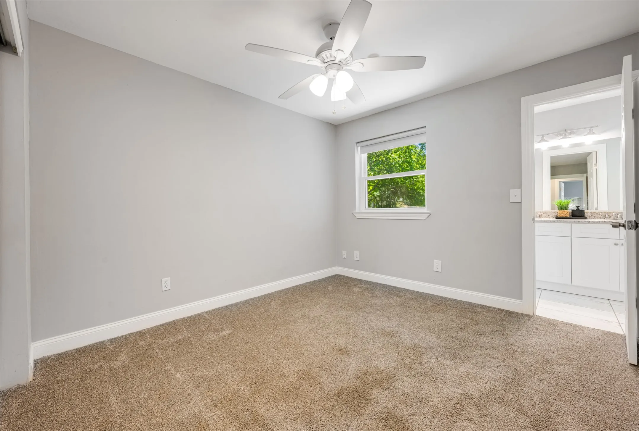 Single Family Residence For Sale in Hunt County , 3011 Tanglewood Drive, Commerce, Texas 75428, 3 Bedroom, 2 Bathroom, 2 Garage spaces, 1,890 Sqft, built in 1967, mls#21271788, Real Estate Agent in Commerce, Homes For Sale in Hunt county, Homes For Sale in Commerce, Realtor in Commerce Texas, Real Estate Brokerage Independent Realty Texas, Luminita Cordes Realtor