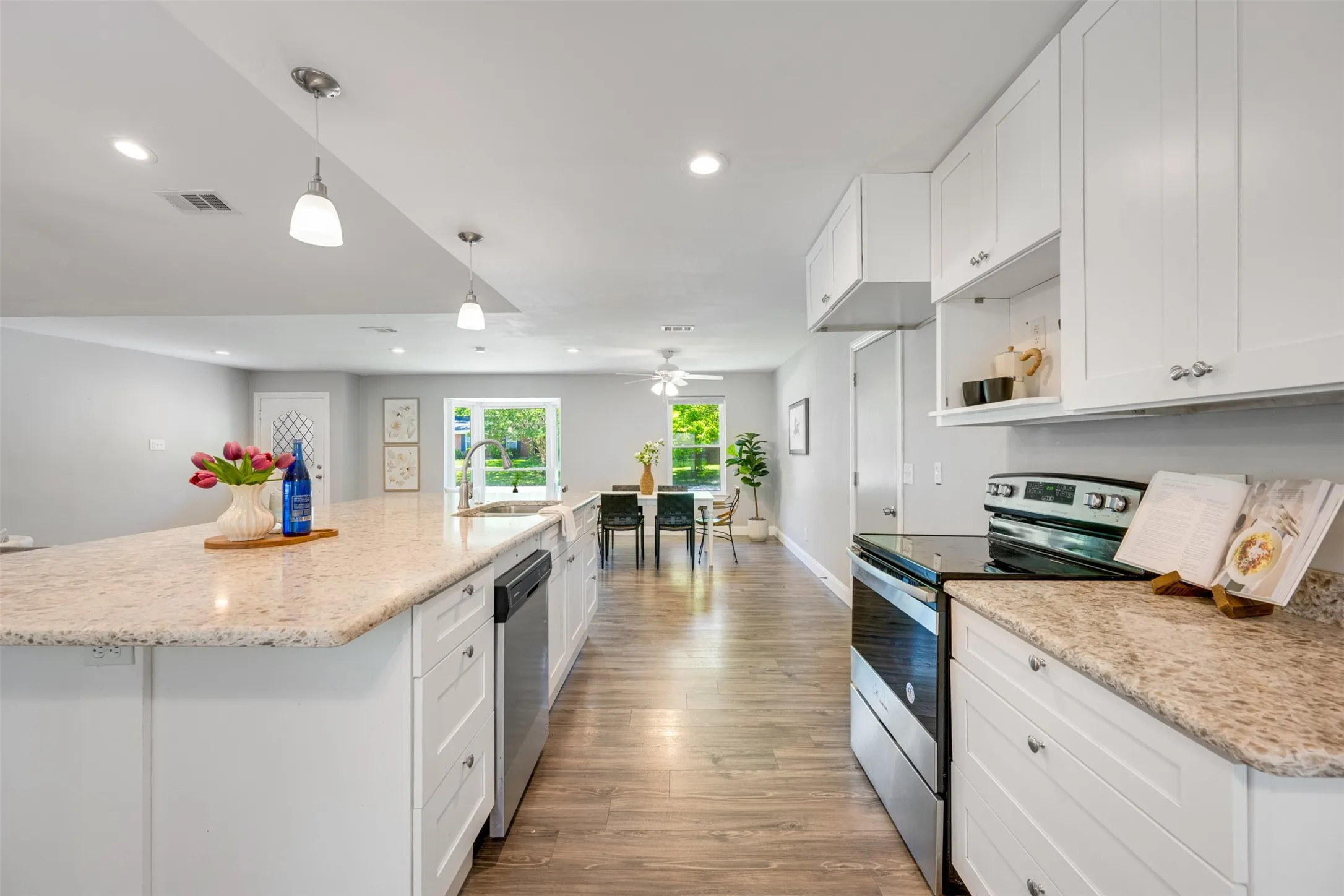 Single Family Residence For Sale in Hunt County , 3011 Tanglewood Drive, Commerce, Texas 75428, 3 Bedroom, 2 Bathroom, 2 Garage spaces, 1,890 Sqft, built in 1967, mls#21271788, Real Estate Agent in Commerce, Homes For Sale in Hunt county, Homes For Sale in Commerce, Realtor in Commerce Texas, Real Estate Brokerage Independent Realty Texas, Luminita Cordes Realtor