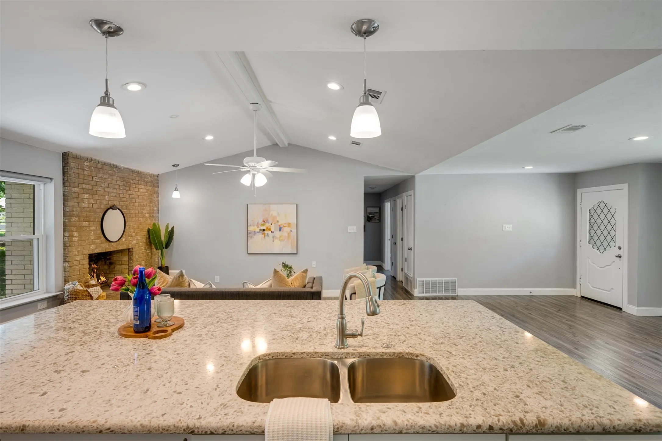 Single Family Residence For Sale in Hunt County , 3011 Tanglewood Drive, Commerce, Texas 75428, 3 Bedroom, 2 Bathroom, 2 Garage spaces, 1,890 Sqft, built in 1967, mls#21271788, Real Estate Agent in Commerce, Homes For Sale in Hunt county, Homes For Sale in Commerce, Realtor in Commerce Texas, Real Estate Brokerage Independent Realty Texas, Luminita Cordes Realtor