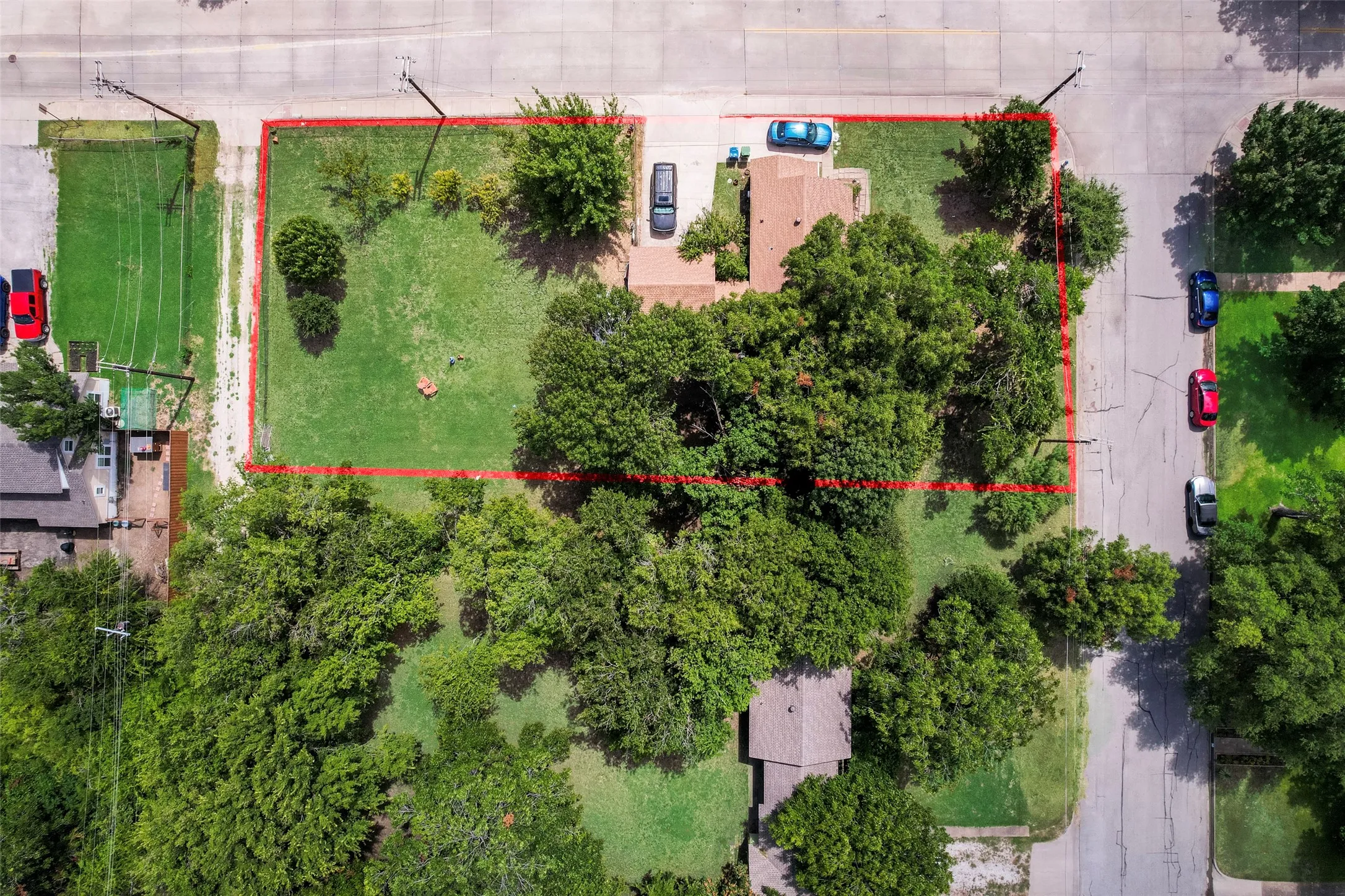 Single Family Residence For Sale in Dallas County , 1715 Francis Street, Carrollton, Texas 75006, 2 Bedrooms, 1 Bathroom, 1 Garage spaces, 912 Sqft, built in 1946, Price $349,000, mls#21260152, Real Estate Agent in Carrollton, Homes For Sale in Dallas county, Homes For Sale in Carrollton, Realtor in Carrollton Texas, Real Estate Brokerage Independent Realty Texas, Luminita Cordes Realtor
