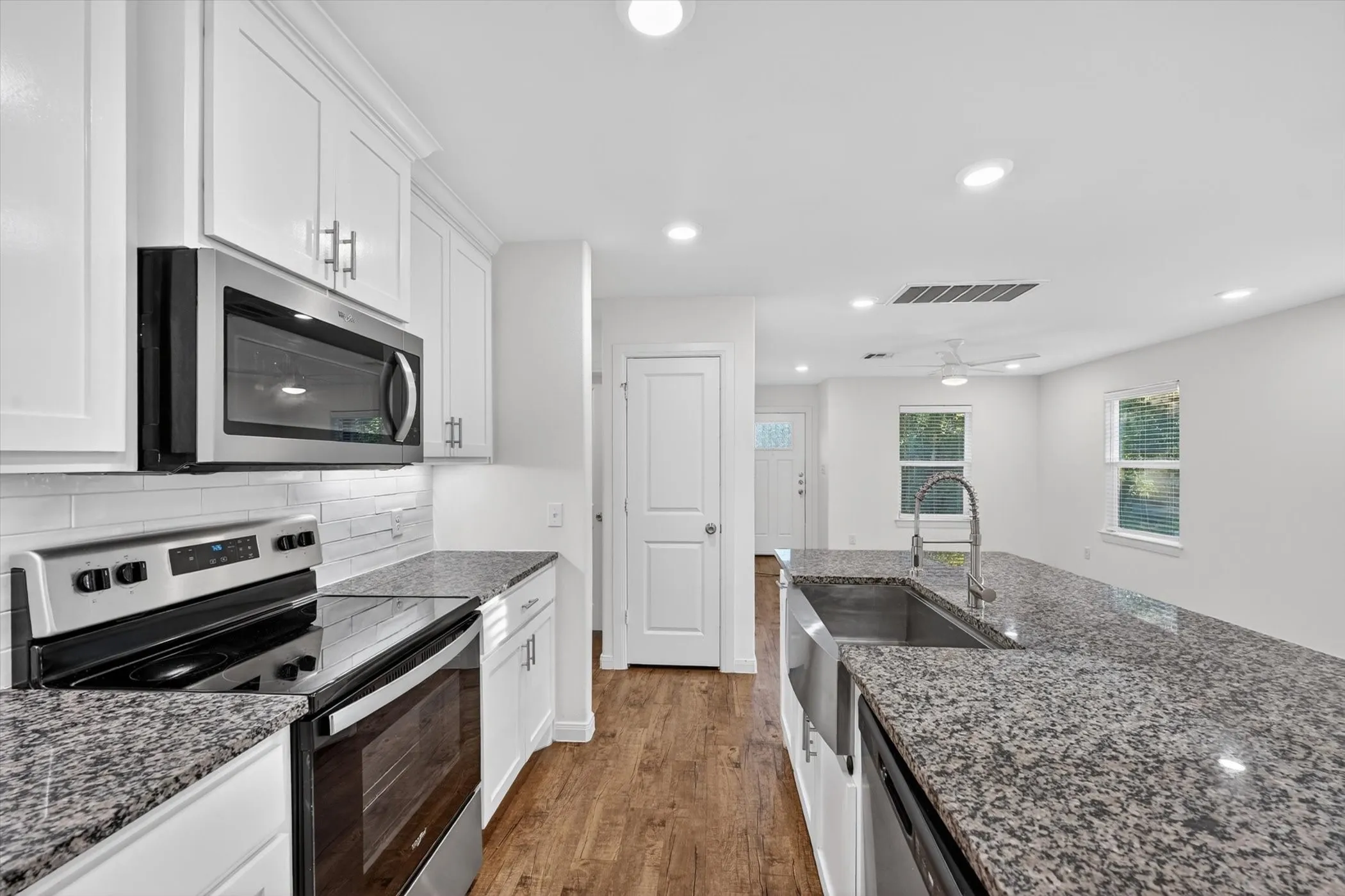 Single Family Residence For Sale in Grayson County , 422 E Shepherd Street, Denison, Texas 75021, 3 Bedroom, 2 Bathroom, Garage spaces, 1,170 Sqft, built in 2022, mls#21263675, Real Estate Agent in Denison, Homes For Sale in Grayson county, Homes For Sale in Denison, Realtor in Denison Texas, Real Estate Brokerage Independent Realty Texas, Luminita Cordes Realtor