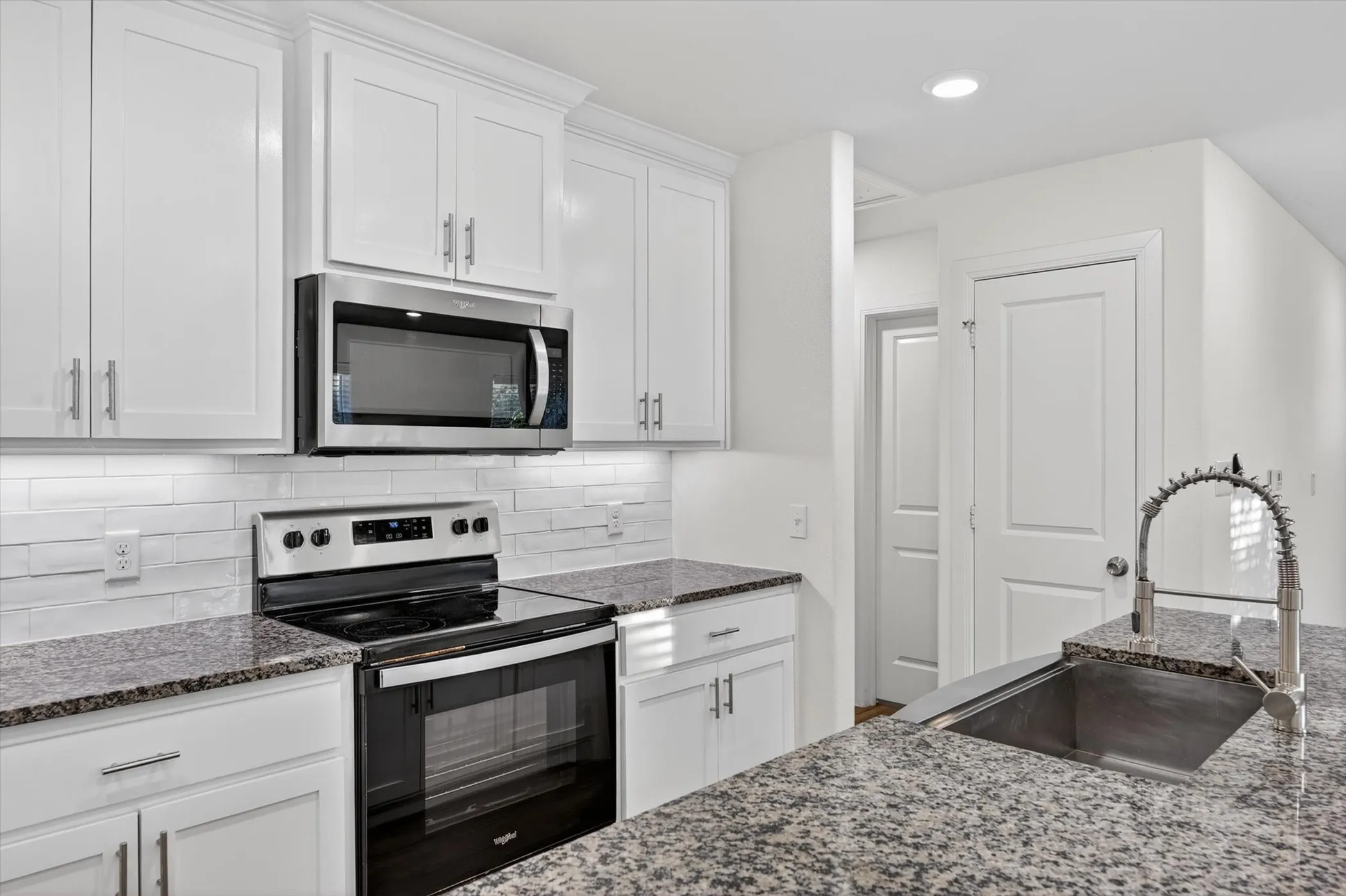 Single Family Residence For Sale in Grayson County , 422 E Shepherd Street, Denison, Texas 75021, 3 Bedroom, 2 Bathroom, Garage spaces, 1,170 Sqft, built in 2022, mls#21263675, Real Estate Agent in Denison, Homes For Sale in Grayson county, Homes For Sale in Denison, Realtor in Denison Texas, Real Estate Brokerage Independent Realty Texas, Luminita Cordes Realtor
