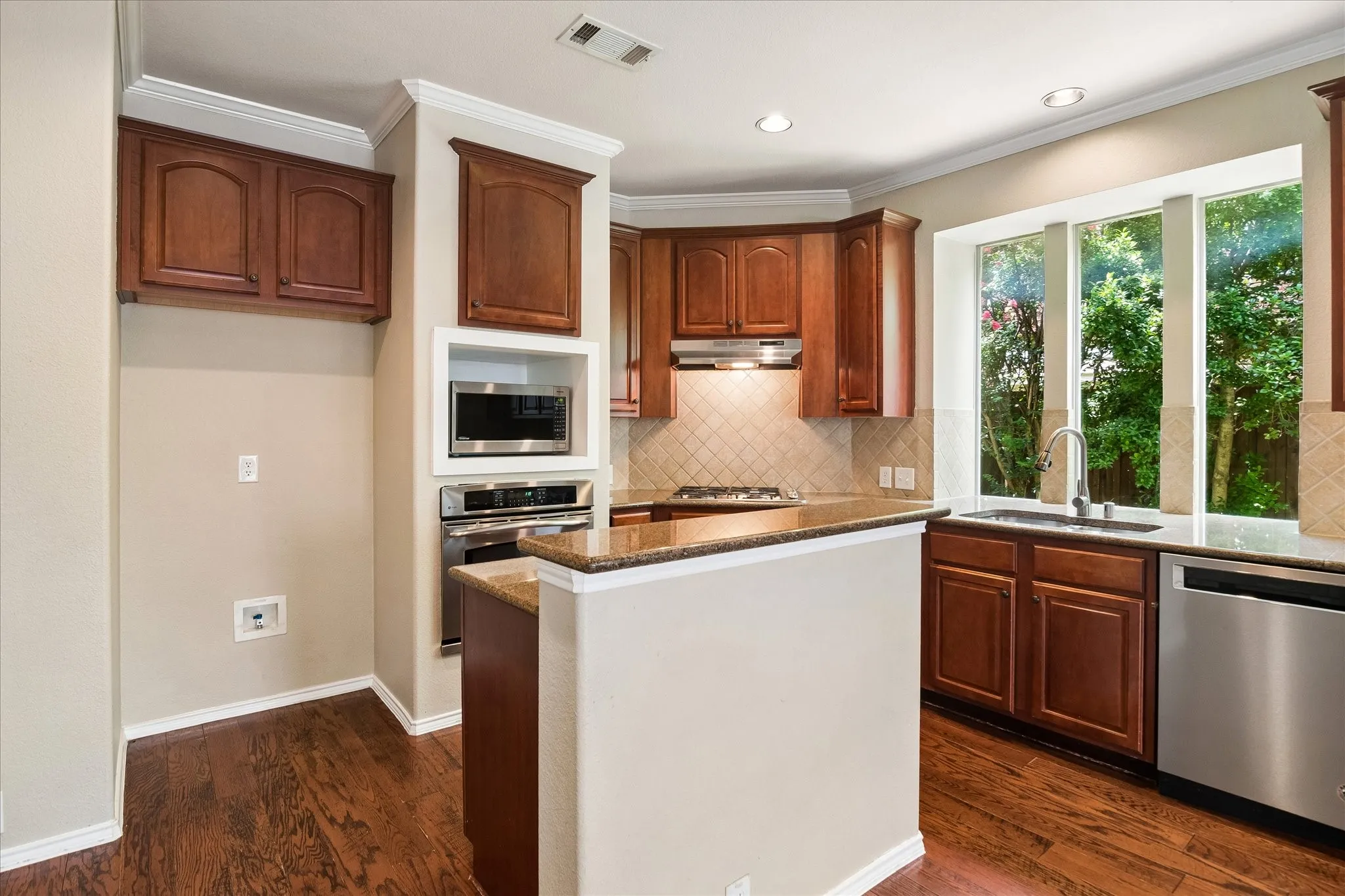 Single Family Residence For Rent in Denton County , 2374 Aspermount Drive, Frisco, Texas 75033, 4 Bedroom, 3 Bathroom, 2 Garage spaces, 3,127 Sqft, built in 2005, mls#21266069, Real Estate Agent in Frisco, Homes For Rent in Denton county, Homes For Rent in Frisco, Realtor in Frisco Texas, Real Estate Brokerage Independent Realty Texas, Luminita Cordes Realtor