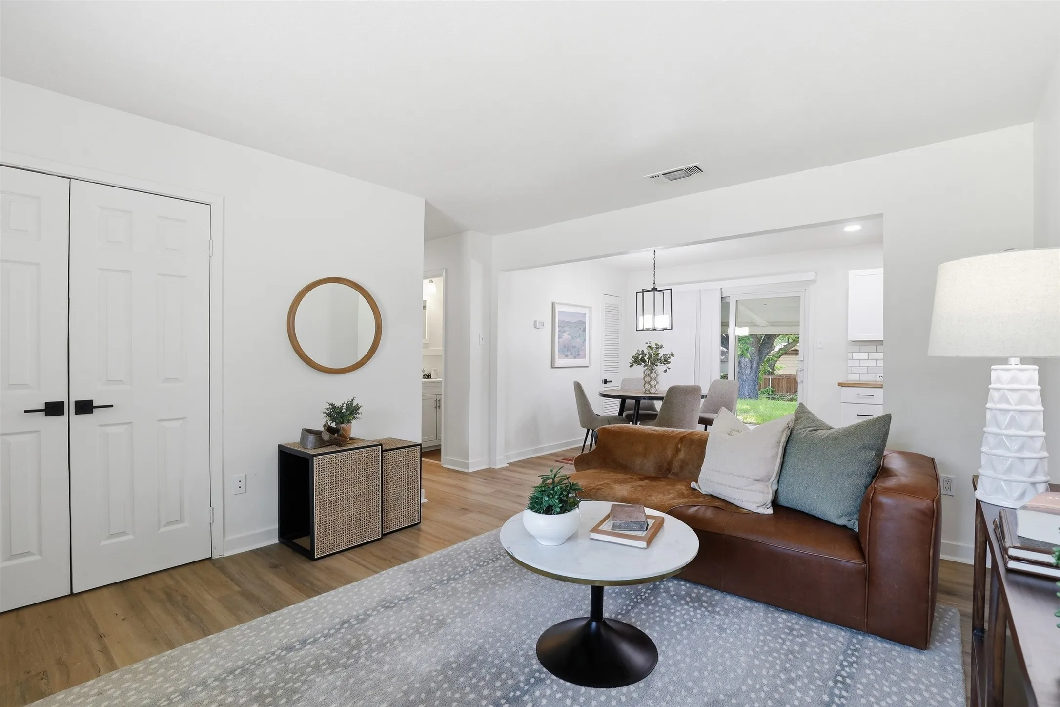 Single Family Residence For Sale in Tarrant County , 833 Bridle Avenue, White Settlement, Texas 76108, 3 Bedrooms, 2 Bathrooms, 2 Garage spaces, 1,030 Sqft, built in 1964, Price $225,000, mls#21270472, Real Estate Agent in White Settlement, Homes For Sale in Tarrant county, Homes For Sale in White Settlement, Realtor in White Settlement Texas, Real Estate Brokerage Independent Realty Texas, Luminita Cordes Realtor