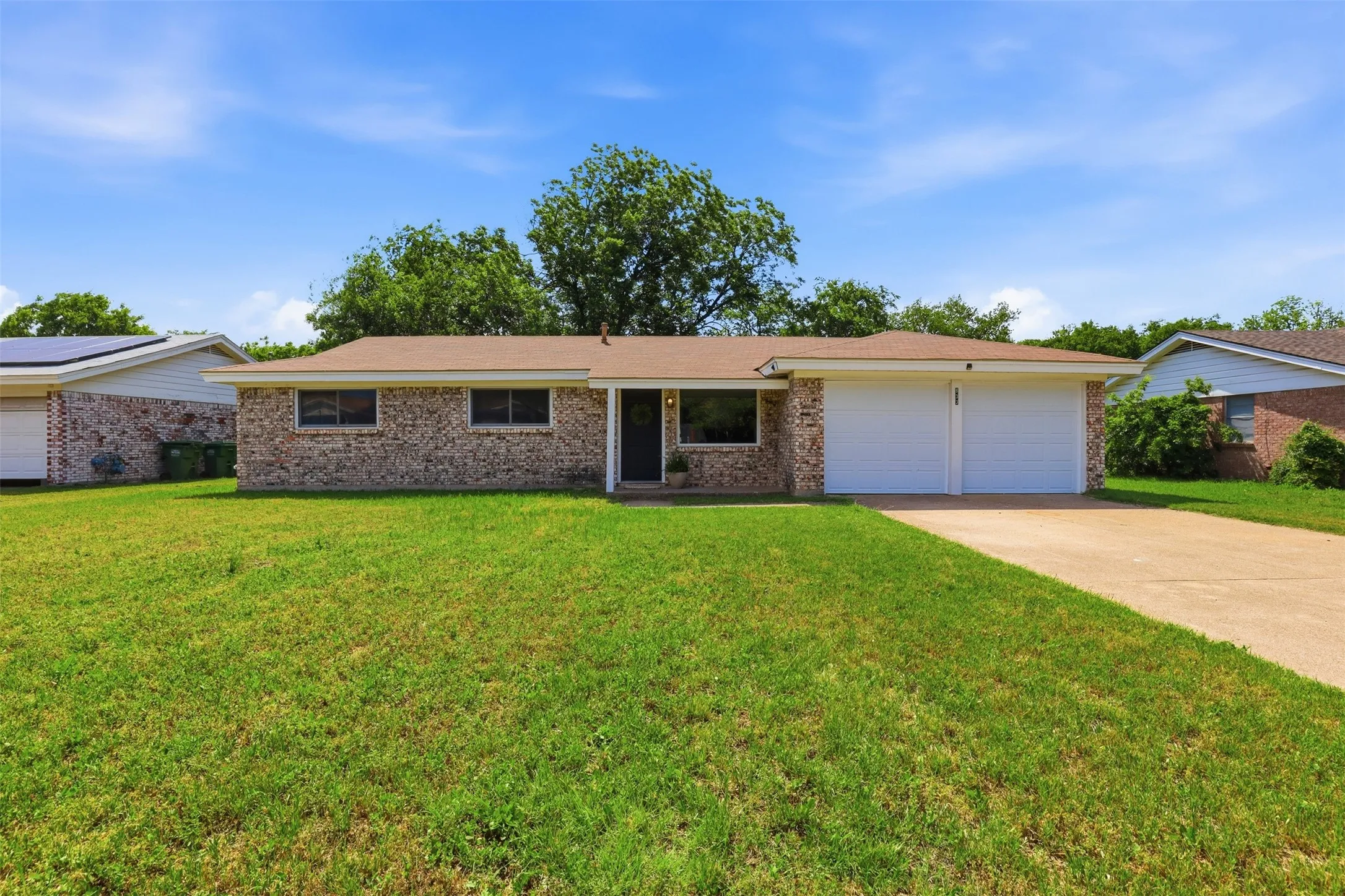 Single Family Residence For Sale in Tarrant County , 833 Bridle Avenue, White Settlement, Texas 76108, 3 Bedrooms, 2 Bathrooms, 2 Garage spaces, 1,030 Sqft, built in 1964, Price $225,000, mls#21270472, Real Estate Agent in White Settlement, Homes For Sale in Tarrant county, Homes For Sale in White Settlement, Realtor in White Settlement Texas, Real Estate Brokerage Independent Realty Texas, Luminita Cordes Realtor