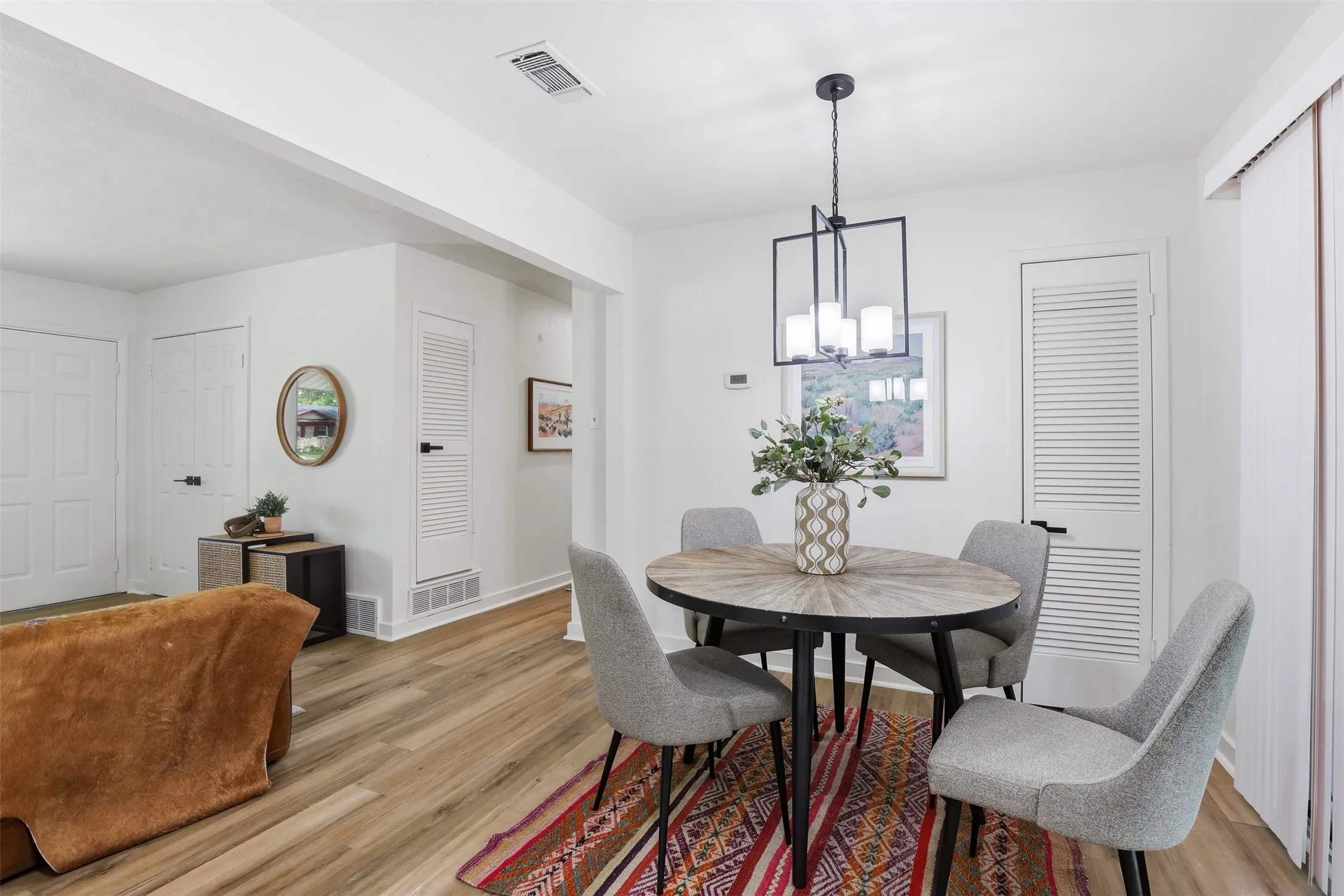 Single Family Residence For Sale in Tarrant County , 833 Bridle Avenue, White Settlement, Texas 76108, 3 Bedrooms, 2 Bathrooms, 2 Garage spaces, 1,030 Sqft, built in 1964, Price $225,000, mls#21270472, Real Estate Agent in White Settlement, Homes For Sale in Tarrant county, Homes For Sale in White Settlement, Realtor in White Settlement Texas, Real Estate Brokerage Independent Realty Texas, Luminita Cordes Realtor