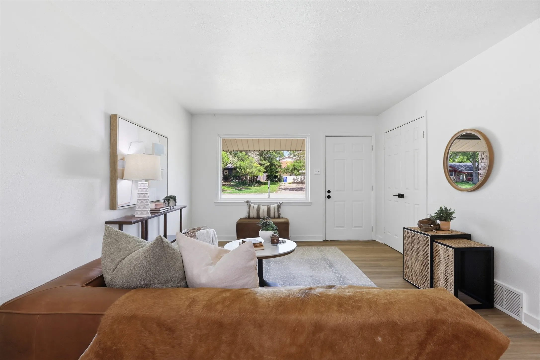 Single Family Residence For Sale in Tarrant County , 833 Bridle Avenue, White Settlement, Texas 76108, 3 Bedrooms, 2 Bathrooms, 2 Garage spaces, 1,030 Sqft, built in 1964, Price $225,000, mls#21270472, Real Estate Agent in White Settlement, Homes For Sale in Tarrant county, Homes For Sale in White Settlement, Realtor in White Settlement Texas, Real Estate Brokerage Independent Realty Texas, Luminita Cordes Realtor