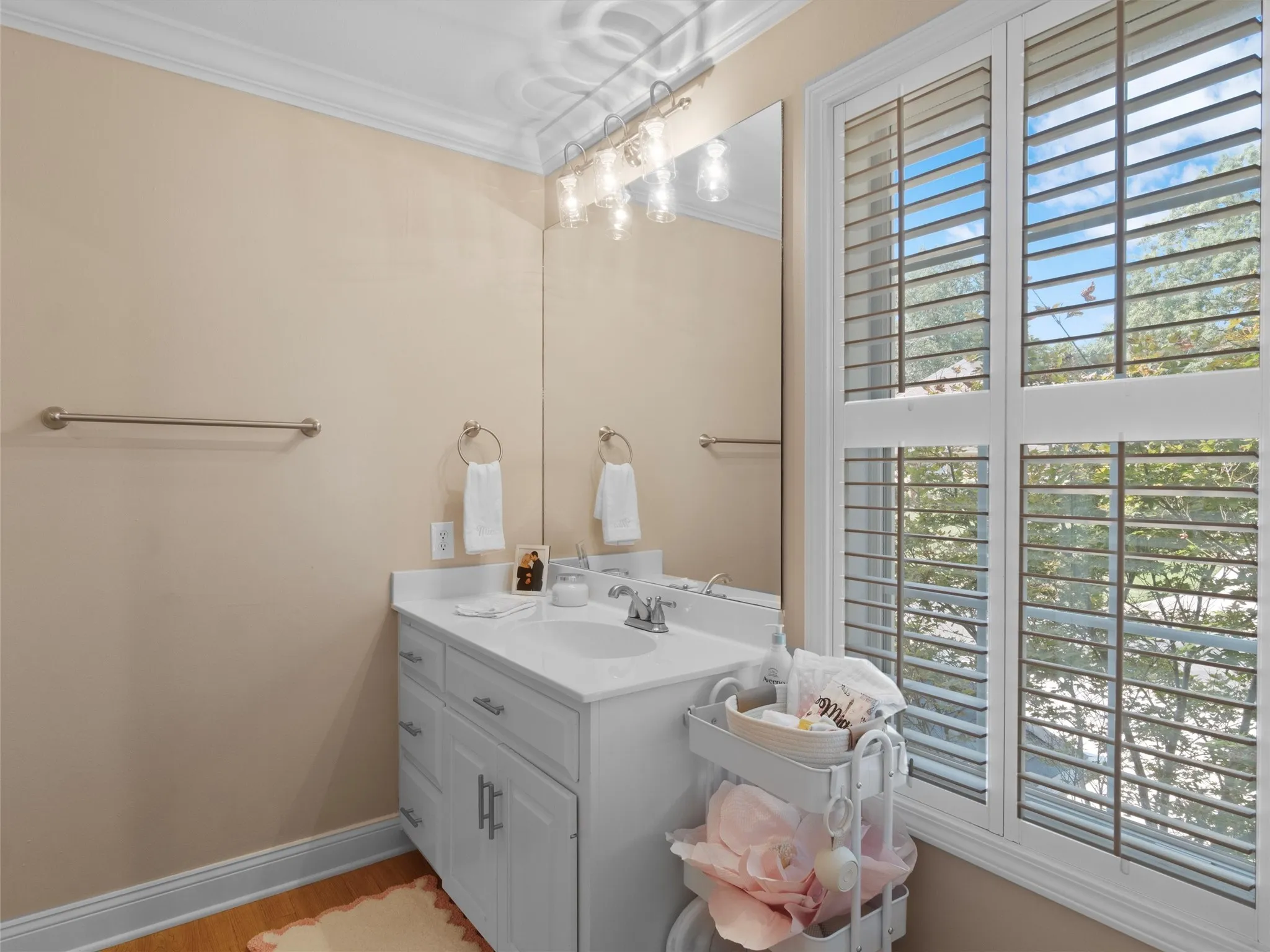Single Family Residence For Sale in Gregg County , 1103 Marigold Lane, Longview, Texas 75604, 3 Bedroom, 3 Bathroom, 2 Garage spaces, 3,056 Sqft, built in 1995, mls#21271902, Real Estate Agent in Longview, Homes For Sale in Gregg county, Homes For Sale in Longview, Realtor in Longview Texas, Real Estate Brokerage Independent Realty Texas, Luminita Cordes Realtor