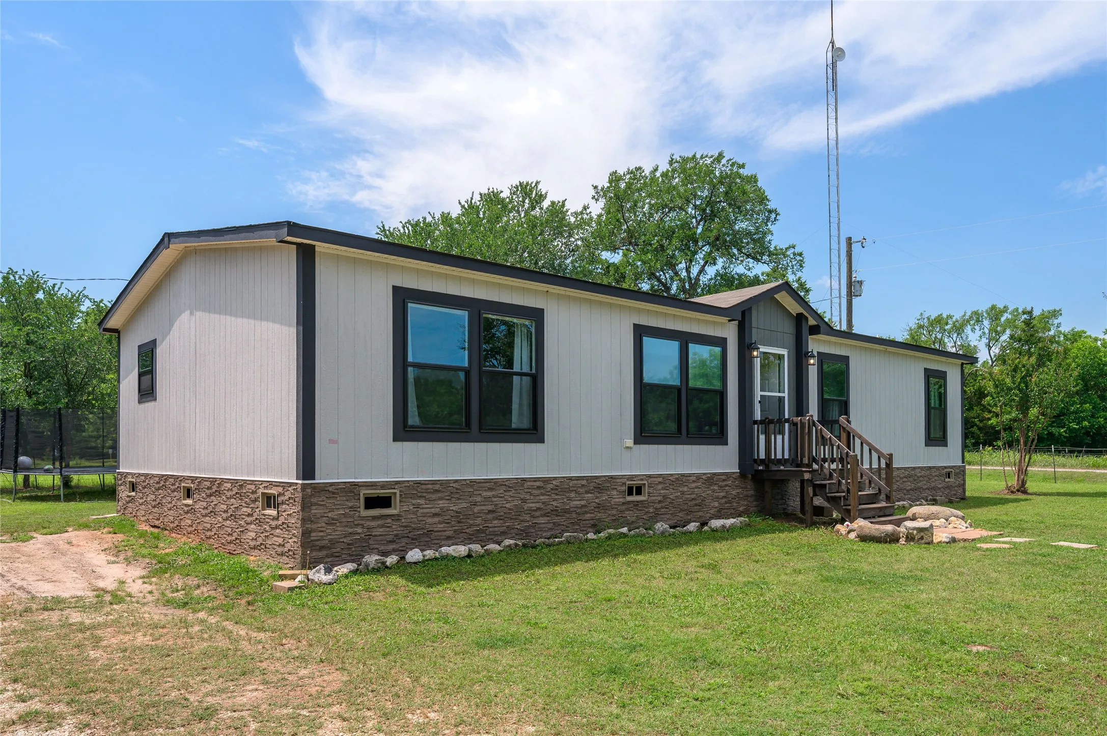 Mobile Home For Sale in Grayson County , 1742 Reynolds Lane, Sherman, Texas 75092, 3 Bedroom, 2 Bathroom, Garage spaces, 1,475 Sqft, built in 2020, mls#21271196, Real Estate Agent in Sherman, Homes For Sale in Grayson county, Homes For Sale in Sherman, Realtor in Sherman Texas, Real Estate Brokerage Independent Realty Texas, Luminita Cordes Realtor