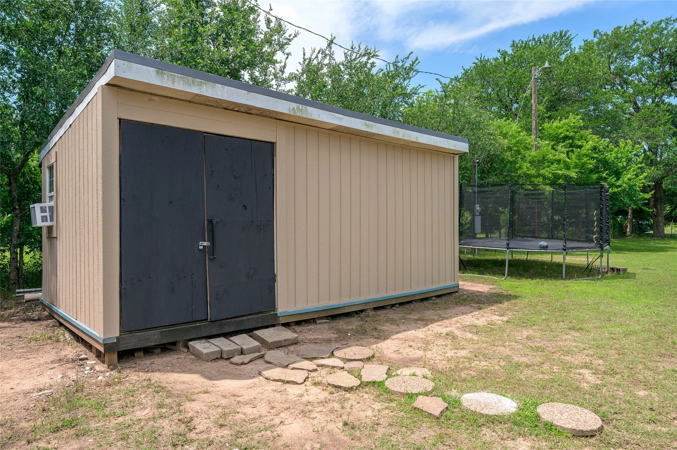 Mobile Home For Sale in Grayson County , 1742 Reynolds Lane, Sherman, Texas 75092, 3 Bedroom, 2 Bathroom, Garage spaces, 1,475 Sqft, built in 2020, mls#21271196, Real Estate Agent in Sherman, Homes For Sale in Grayson county, Homes For Sale in Sherman, Realtor in Sherman Texas, Real Estate Brokerage Independent Realty Texas, Luminita Cordes Realtor