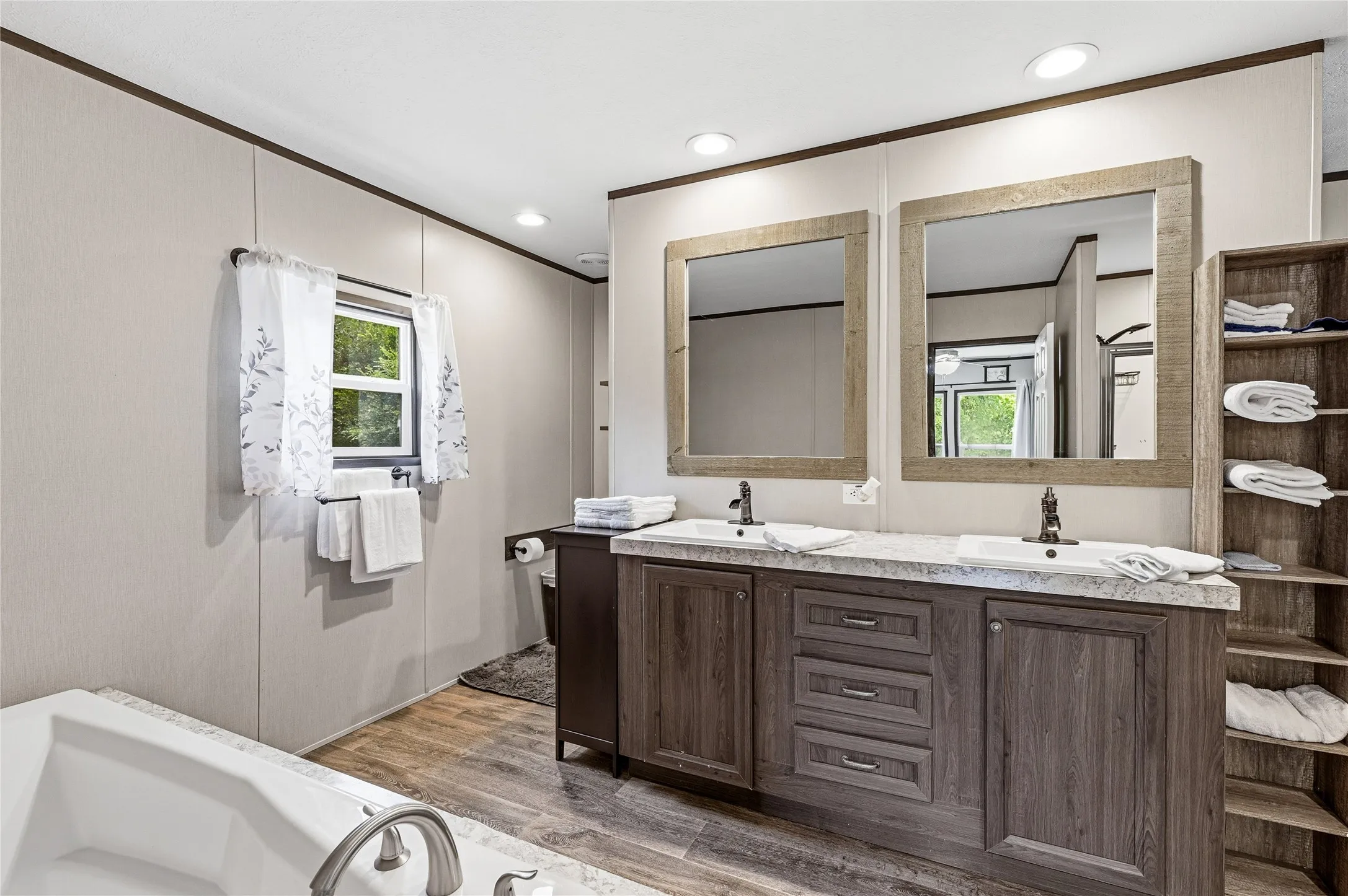 Mobile Home For Sale in Grayson County , 1742 Reynolds Lane, Sherman, Texas 75092, 3 Bedroom, 2 Bathroom, Garage spaces, 1,475 Sqft, built in 2020, mls#21271196, Real Estate Agent in Sherman, Homes For Sale in Grayson county, Homes For Sale in Sherman, Realtor in Sherman Texas, Real Estate Brokerage Independent Realty Texas, Luminita Cordes Realtor