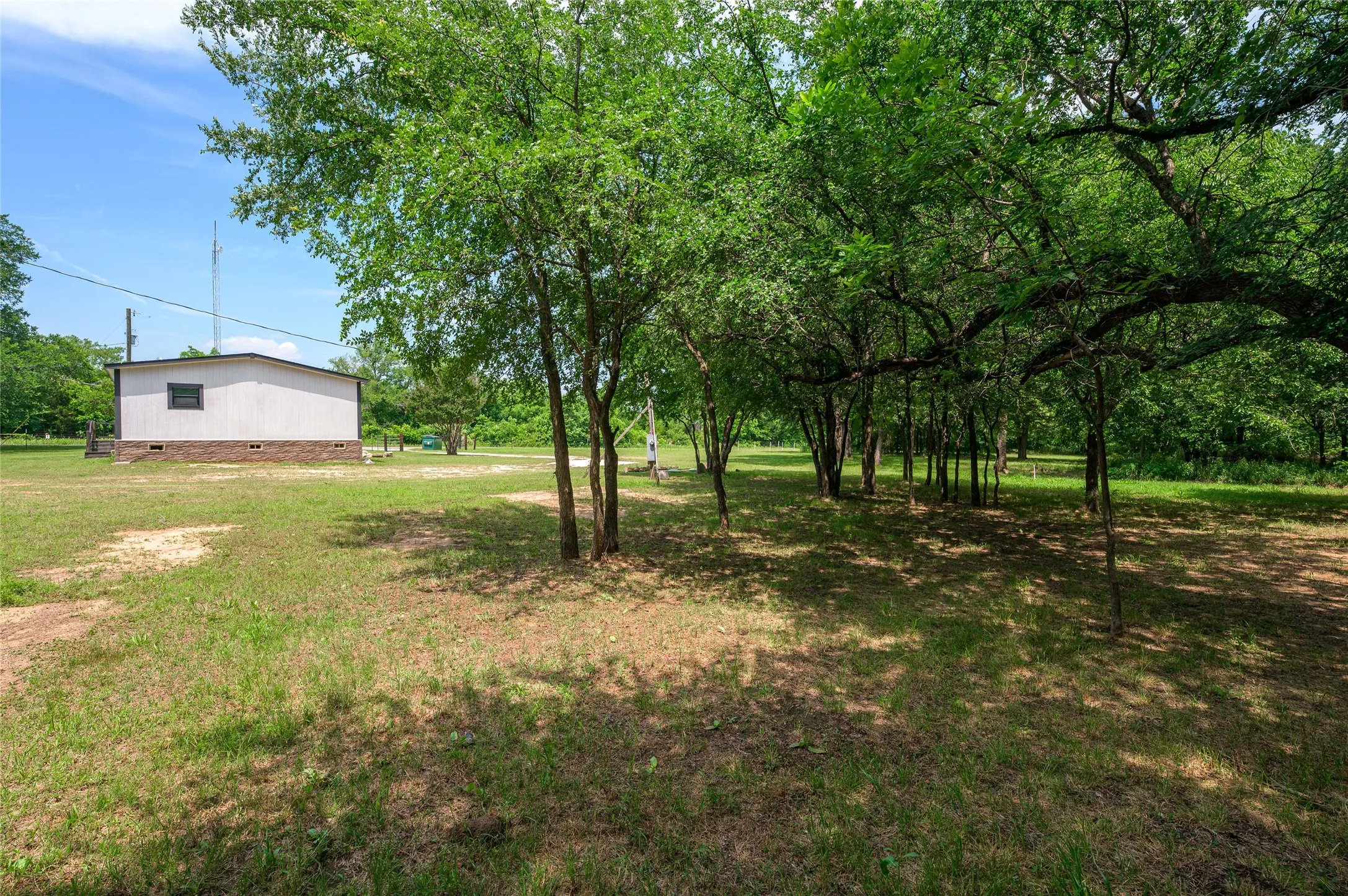 Mobile Home For Sale in Grayson County , 1742 Reynolds Lane, Sherman, Texas 75092, 3 Bedroom, 2 Bathroom, Garage spaces, 1,475 Sqft, built in 2020, mls#21271196, Real Estate Agent in Sherman, Homes For Sale in Grayson county, Homes For Sale in Sherman, Realtor in Sherman Texas, Real Estate Brokerage Independent Realty Texas, Luminita Cordes Realtor