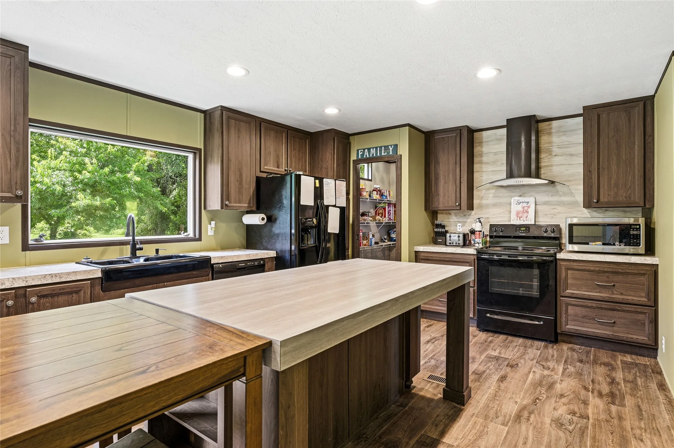 Mobile Home For Sale in Grayson County , 1742 Reynolds Lane, Sherman, Texas 75092, 3 Bedroom, 2 Bathroom, Garage spaces, 1,475 Sqft, built in 2020, mls#21271196, Real Estate Agent in Sherman, Homes For Sale in Grayson county, Homes For Sale in Sherman, Realtor in Sherman Texas, Real Estate Brokerage Independent Realty Texas, Luminita Cordes Realtor