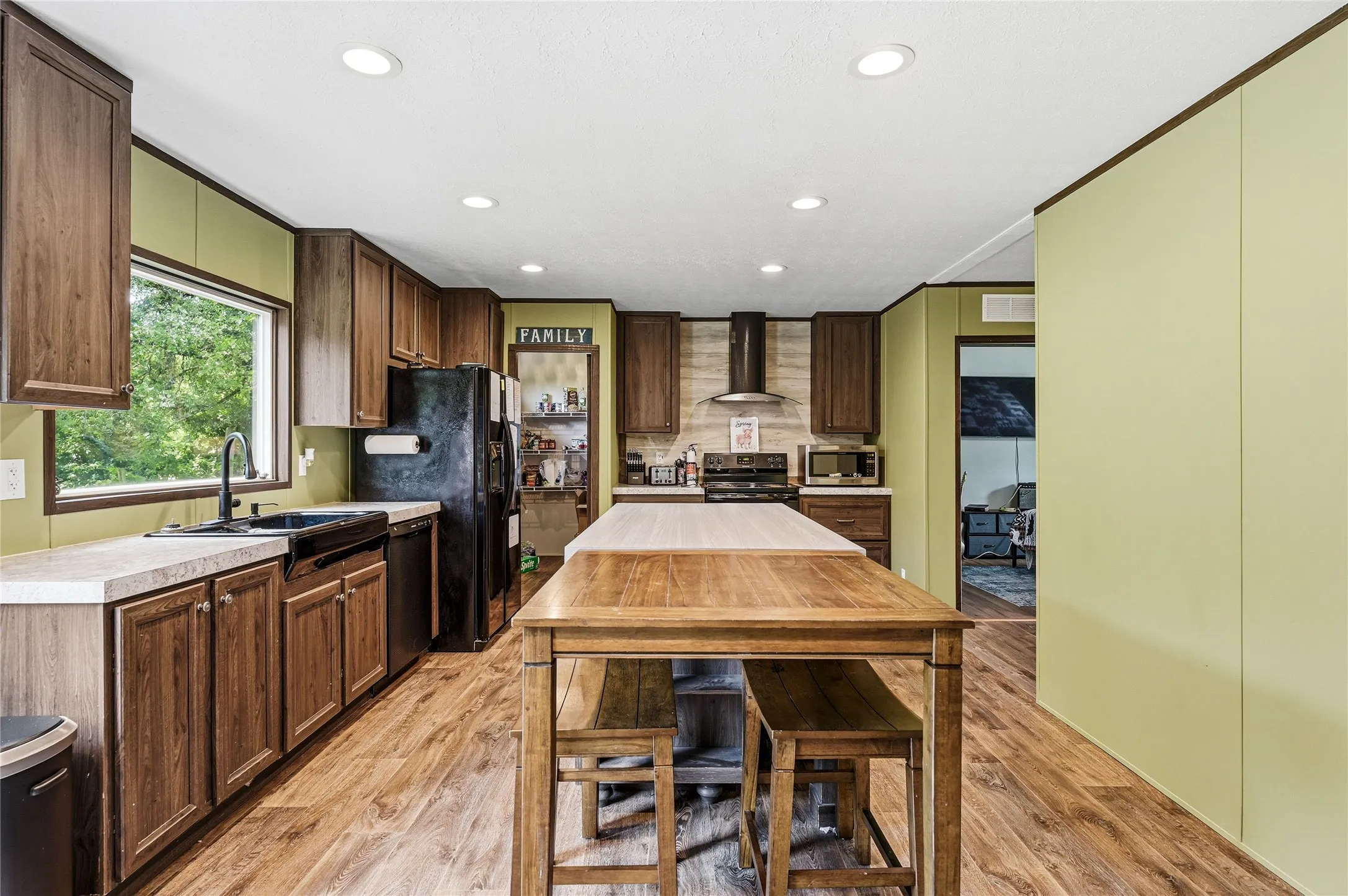 Mobile Home For Sale in Grayson County , 1742 Reynolds Lane, Sherman, Texas 75092, 3 Bedroom, 2 Bathroom, Garage spaces, 1,475 Sqft, built in 2020, mls#21271196, Real Estate Agent in Sherman, Homes For Sale in Grayson county, Homes For Sale in Sherman, Realtor in Sherman Texas, Real Estate Brokerage Independent Realty Texas, Luminita Cordes Realtor