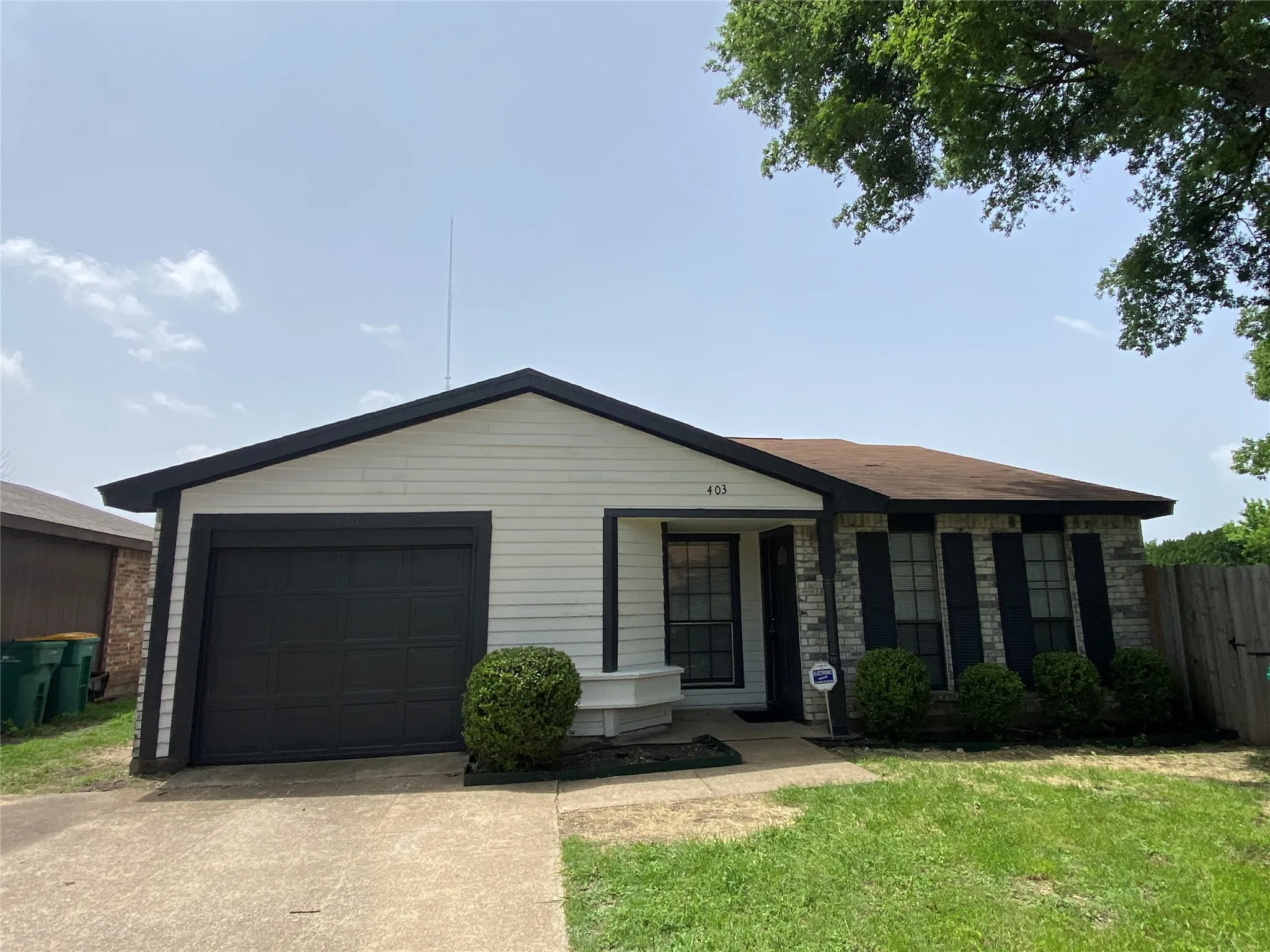 Single Family Residence For Rent