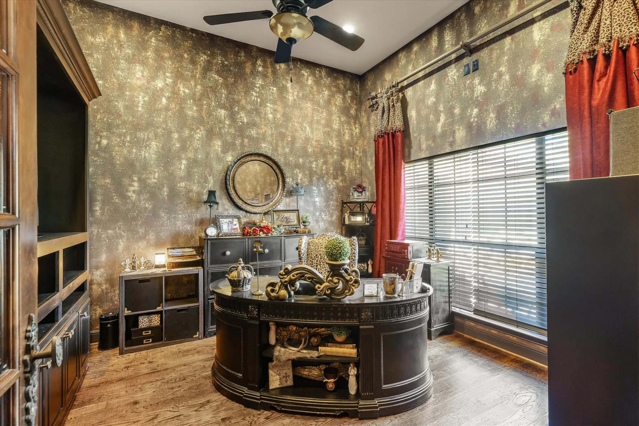 Single Family Residence For Sale in Van Zandt County , 347 VZ County Road 3108, Edgewood, Texas 75117, 4 Bedrooms, 3 Bathrooms, 2 Garage spaces, 3,004 Sqft, built in 2007, Price $1,300,000, mls#21271865, Real Estate Agent in Edgewood, Homes For Sale in Van Zandt county, Homes For Sale in Edgewood, Realtor in Edgewood Texas, Real Estate Brokerage Independent Realty Texas, Luminita Cordes Realtor