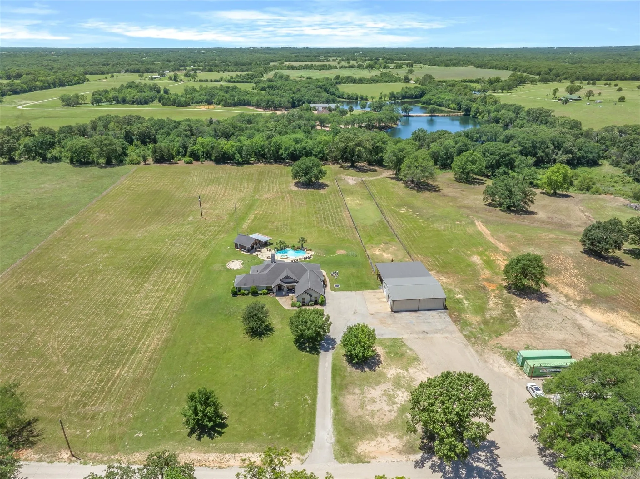 Single Family Residence For Sale in Van Zandt County , 347 VZ County Road 3108, Edgewood, Texas 75117, 4 Bedrooms, 3 Bathrooms, 2 Garage spaces, 3,004 Sqft, built in 2007, Price $1,300,000, mls#21271865, Real Estate Agent in Edgewood, Homes For Sale in Van Zandt county, Homes For Sale in Edgewood, Realtor in Edgewood Texas, Real Estate Brokerage Independent Realty Texas, Luminita Cordes Realtor