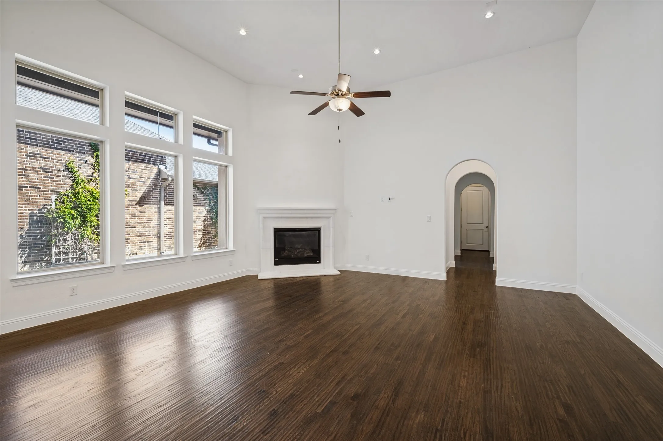 Single Family Residence For Sale in Denton County , 8314 Kentland Drive, Frisco, Texas 75034, 3 Bedroom, 4 Bathroom, 3 Garage spaces, 2,610 Sqft, built in 2016, mls#21271839, Real Estate Agent in Frisco, Homes For Sale in Denton county, Homes For Sale in Frisco, Realtor in Frisco Texas, Real Estate Brokerage Independent Realty Texas, Luminita Cordes Realtor