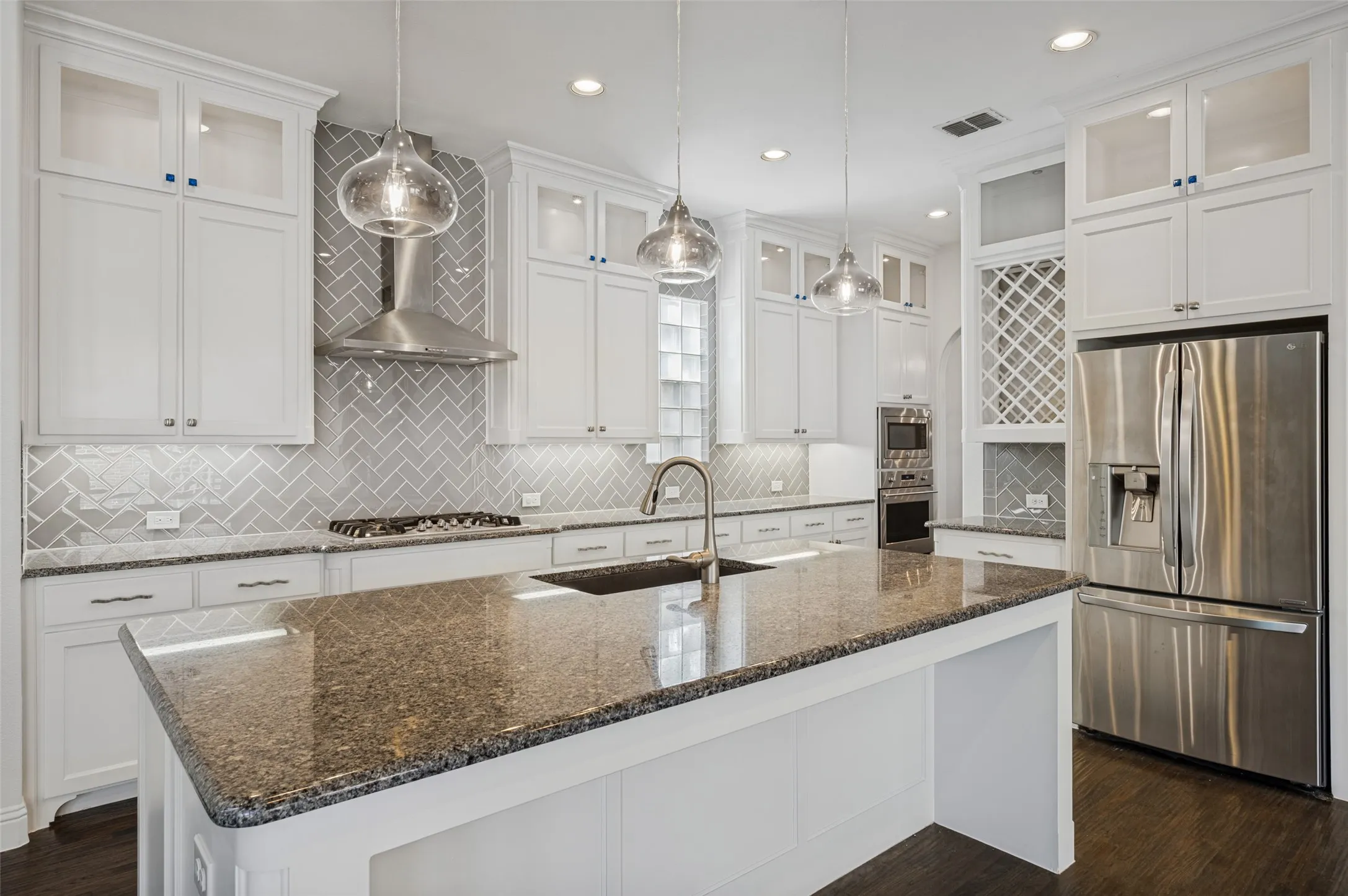Single Family Residence For Sale in Denton County , 8314 Kentland Drive, Frisco, Texas 75034, 3 Bedroom, 4 Bathroom, 3 Garage spaces, 2,610 Sqft, built in 2016, mls#21271839, Real Estate Agent in Frisco, Homes For Sale in Denton county, Homes For Sale in Frisco, Realtor in Frisco Texas, Real Estate Brokerage Independent Realty Texas, Luminita Cordes Realtor