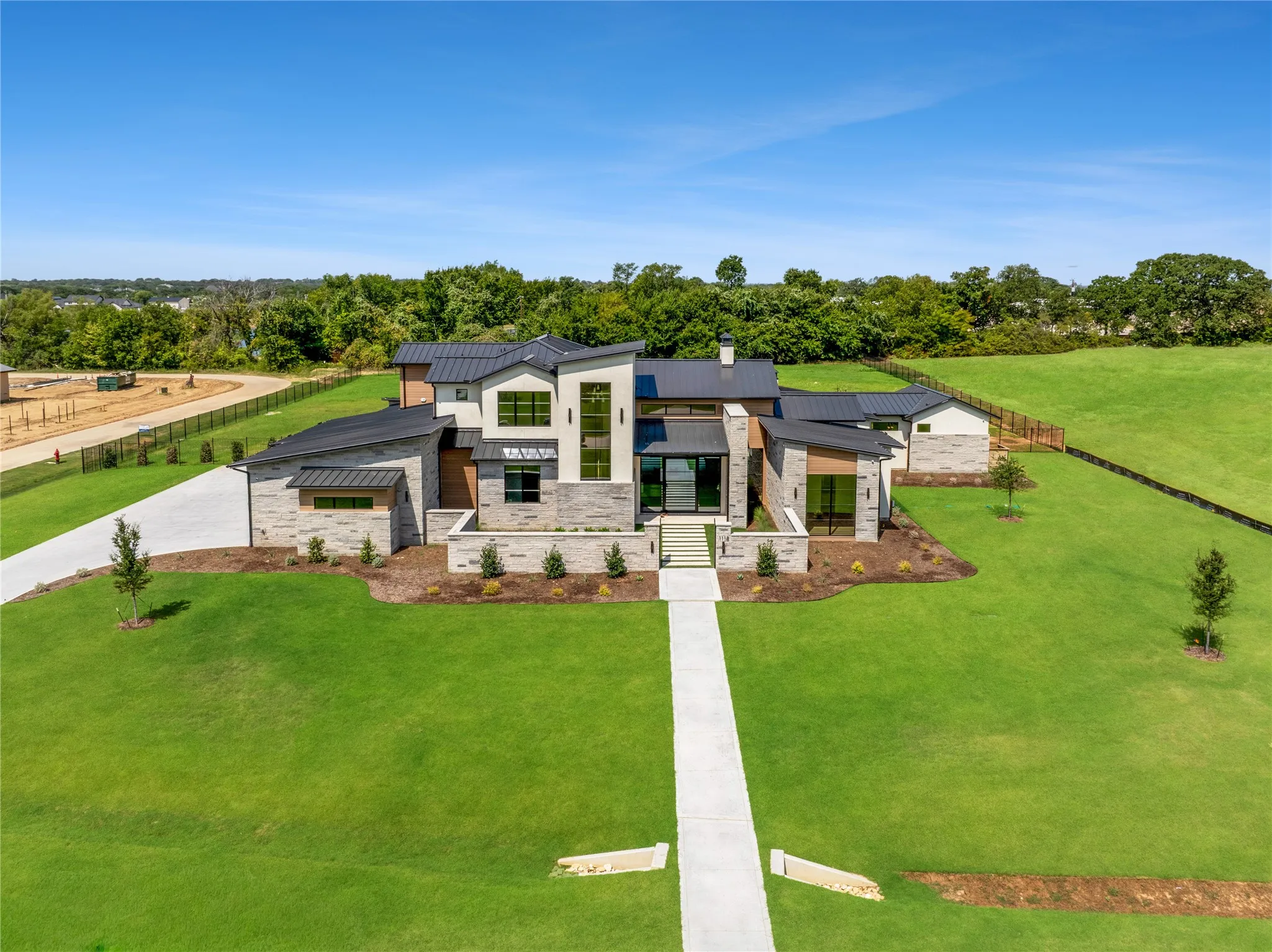 Single Family Residence For Sale in Denton County , 1118 Pitner Court, Bartonville, Texas 76226, 5 Bedroom, 7 Bathroom, 4 Garage spaces, 6,557 Sqft, built in 2026, mls#21271670, Real Estate Agent in Bartonville, Homes For Sale in Denton county, Homes For Sale in Bartonville, Realtor in Bartonville Texas, Real Estate Brokerage Independent Realty Texas, Luminita Cordes Realtor