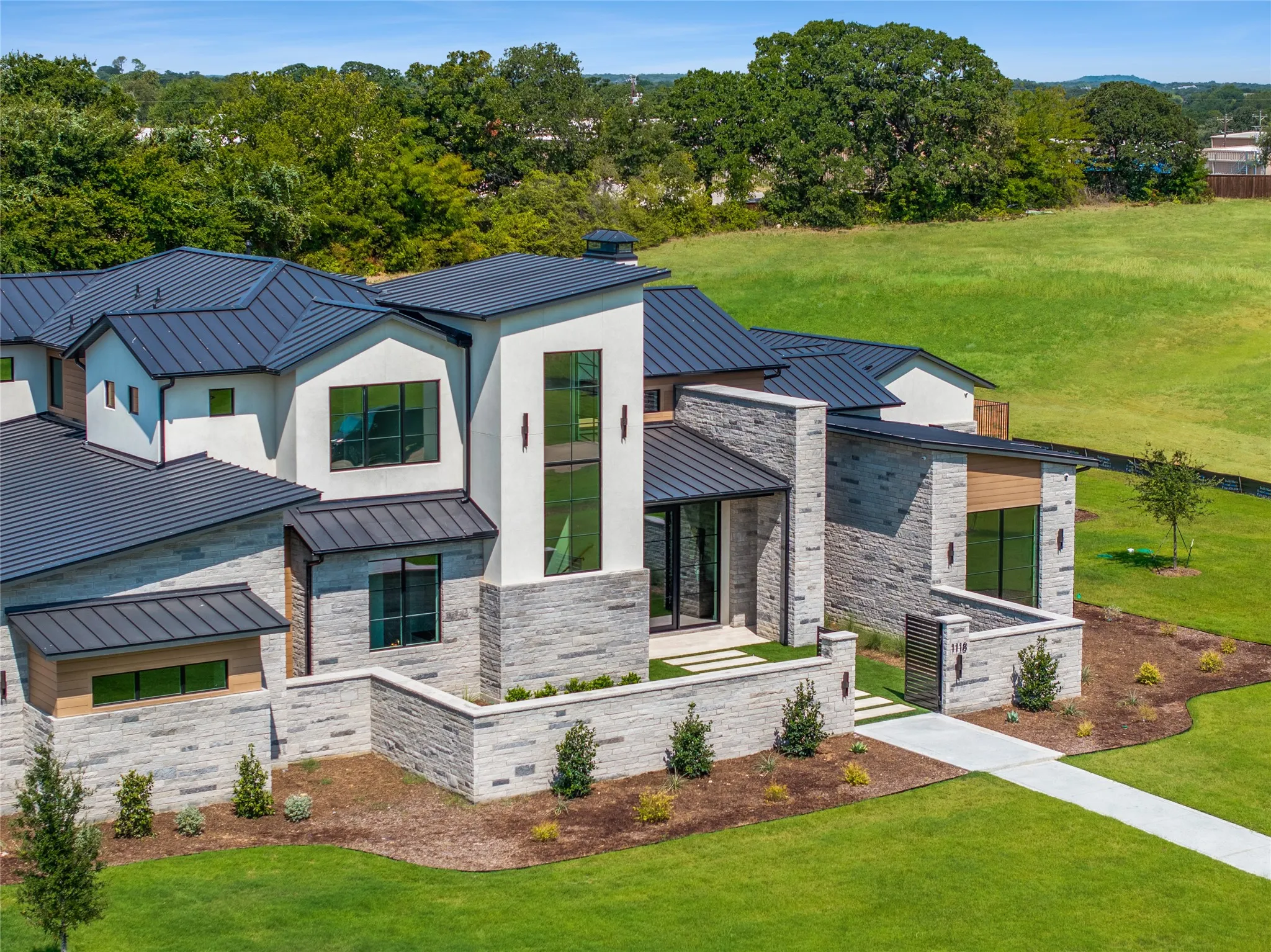 Single Family Residence For Sale in Denton County , 1118 Pitner Court, Bartonville, Texas 76226, 5 Bedroom, 7 Bathroom, 4 Garage spaces, 6,557 Sqft, built in 2026, mls#21271670, Real Estate Agent in Bartonville, Homes For Sale in Denton county, Homes For Sale in Bartonville, Realtor in Bartonville Texas, Real Estate Brokerage Independent Realty Texas, Luminita Cordes Realtor