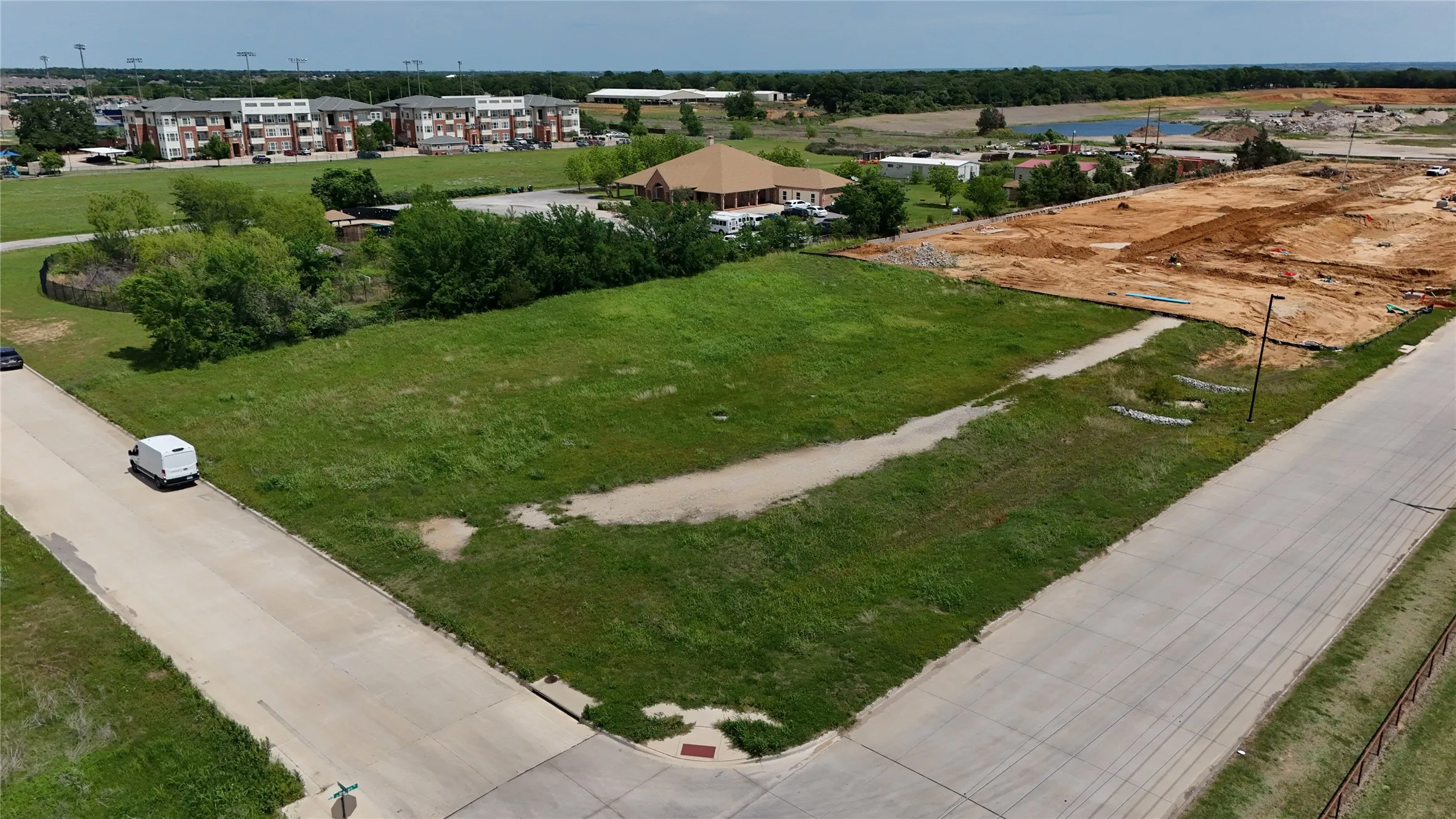 Expansive undeveloped land parcel with street frontage