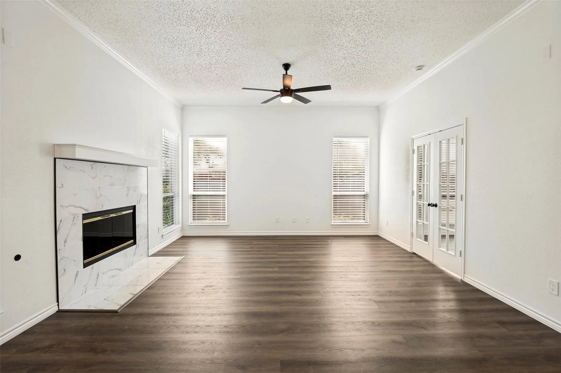 Single Family Residence For Sale in Denton County , 1420 Dudley Drive, Carrollton, Texas 75007, 4 Bedroom, 3 Bathroom, 2 Garage spaces, 2,639 Sqft, built in 1991, mls#21257061, Real Estate Agent in Carrollton, Homes For Sale in Denton county, Homes For Sale in Carrollton, Realtor in Carrollton Texas, Real Estate Brokerage Independent Realty Texas, Luminita Cordes Realtor