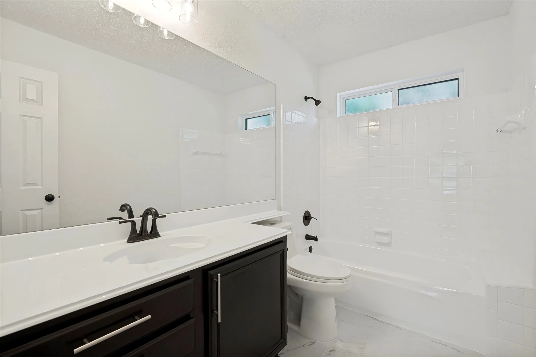 Single Family Residence For Sale in Denton County , 1420 Dudley Drive, Carrollton, Texas 75007, 4 Bedroom, 3 Bathroom, 2 Garage spaces, 2,639 Sqft, built in 1991, mls#21257061, Real Estate Agent in Carrollton, Homes For Sale in Denton county, Homes For Sale in Carrollton, Realtor in Carrollton Texas, Real Estate Brokerage Independent Realty Texas, Luminita Cordes Realtor