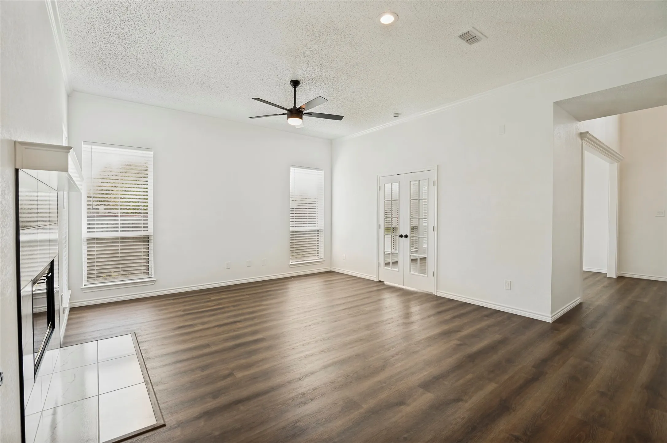 Single Family Residence For Sale in Denton County , 1420 Dudley Drive, Carrollton, Texas 75007, 4 Bedroom, 3 Bathroom, 2 Garage spaces, 2,639 Sqft, built in 1991, mls#21257061, Real Estate Agent in Carrollton, Homes For Sale in Denton county, Homes For Sale in Carrollton, Realtor in Carrollton Texas, Real Estate Brokerage Independent Realty Texas, Luminita Cordes Realtor