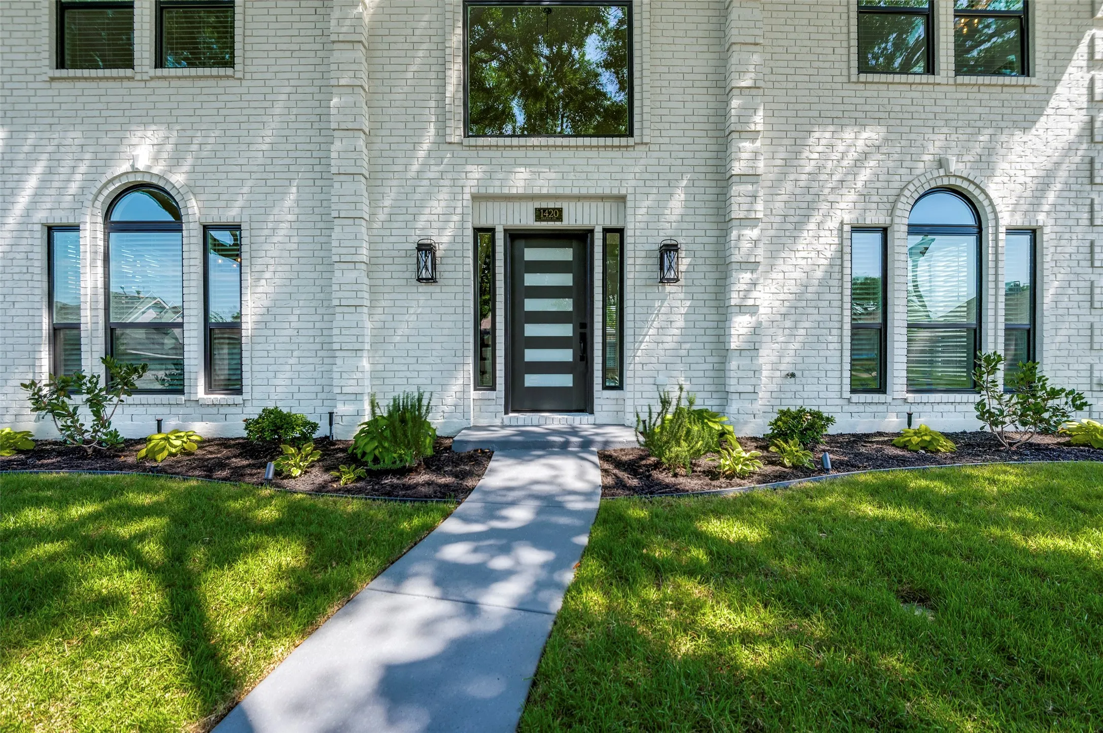 Single Family Residence For Sale in Denton County , 1420 Dudley Drive, Carrollton, Texas 75007, 4 Bedroom, 3 Bathroom, 2 Garage spaces, 2,639 Sqft, built in 1991, mls#21257061, Real Estate Agent in Carrollton, Homes For Sale in Denton county, Homes For Sale in Carrollton, Realtor in Carrollton Texas, Real Estate Brokerage Independent Realty Texas, Luminita Cordes Realtor